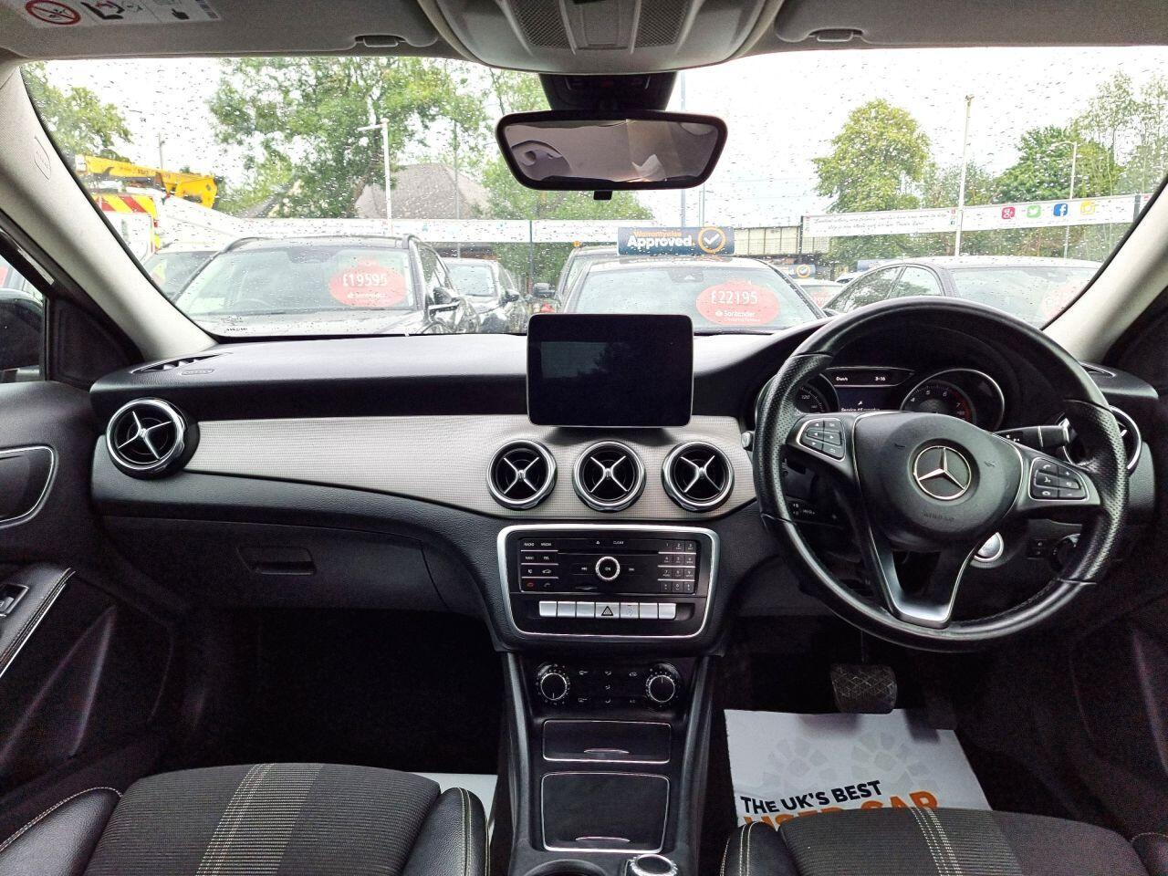 Mercedes-Benz Gla view 4