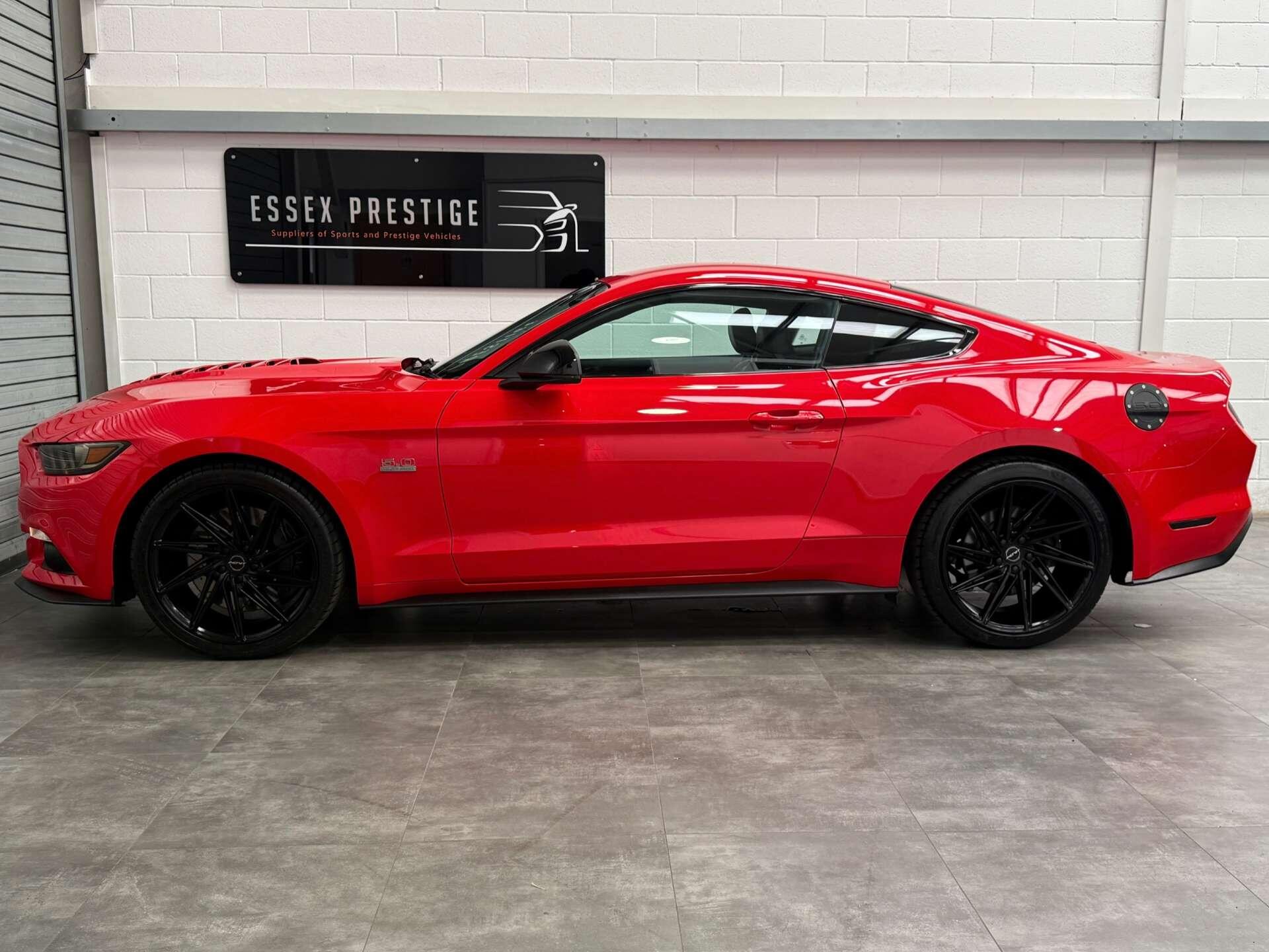Ford Mustang view 5
