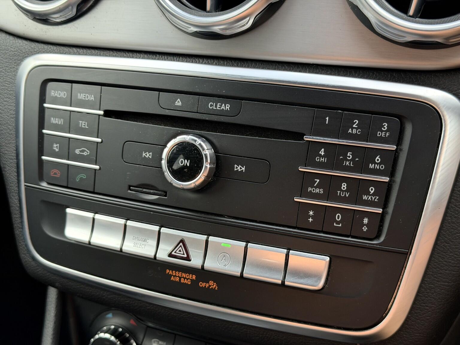 Mercedes-Benz Gla view 22