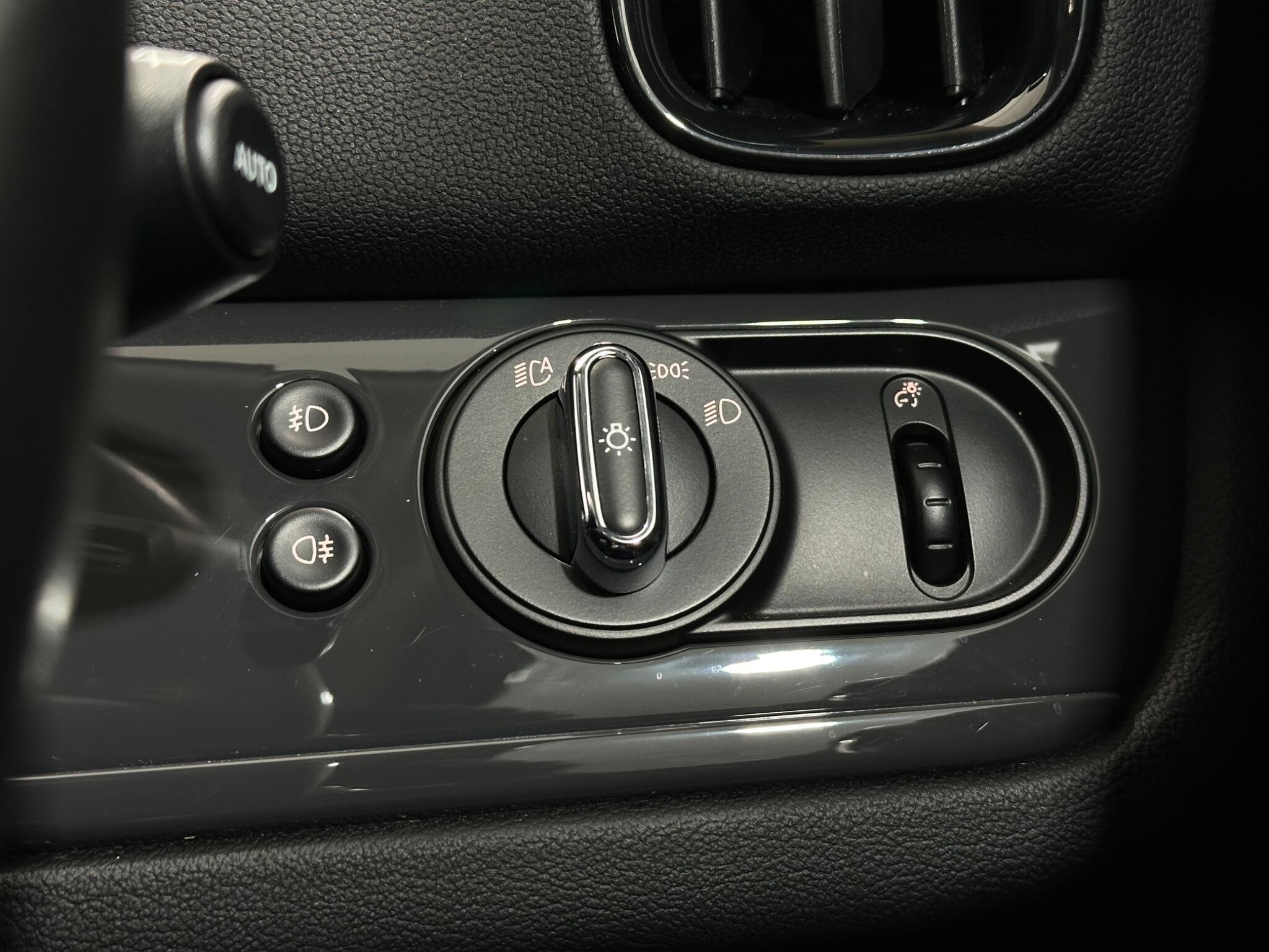 Mini Countryman view 18