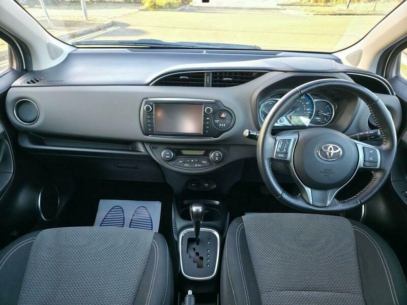 Toyota Yaris view 45