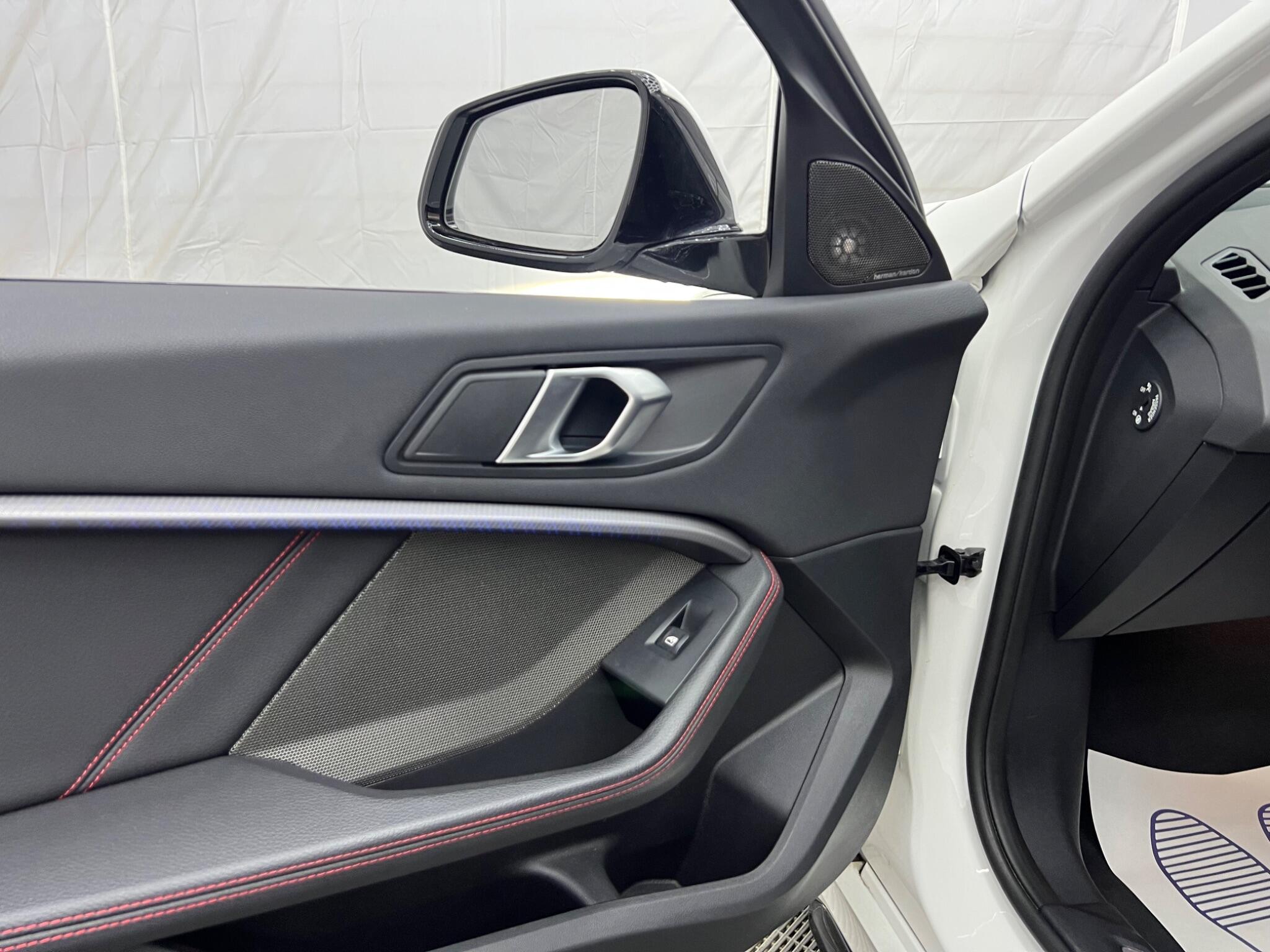 BMW 1 Series view 31