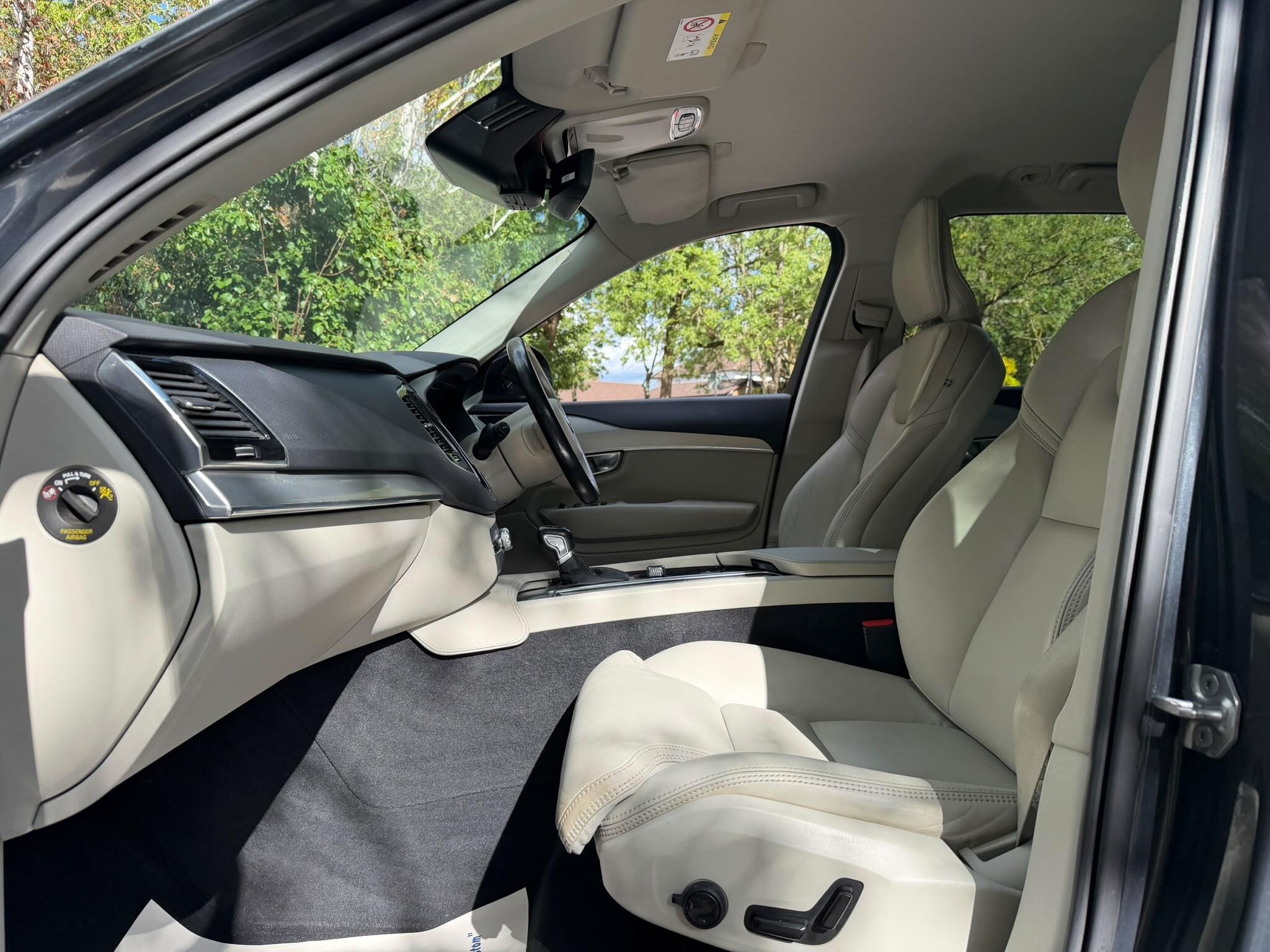 Volvo XC90 view 14