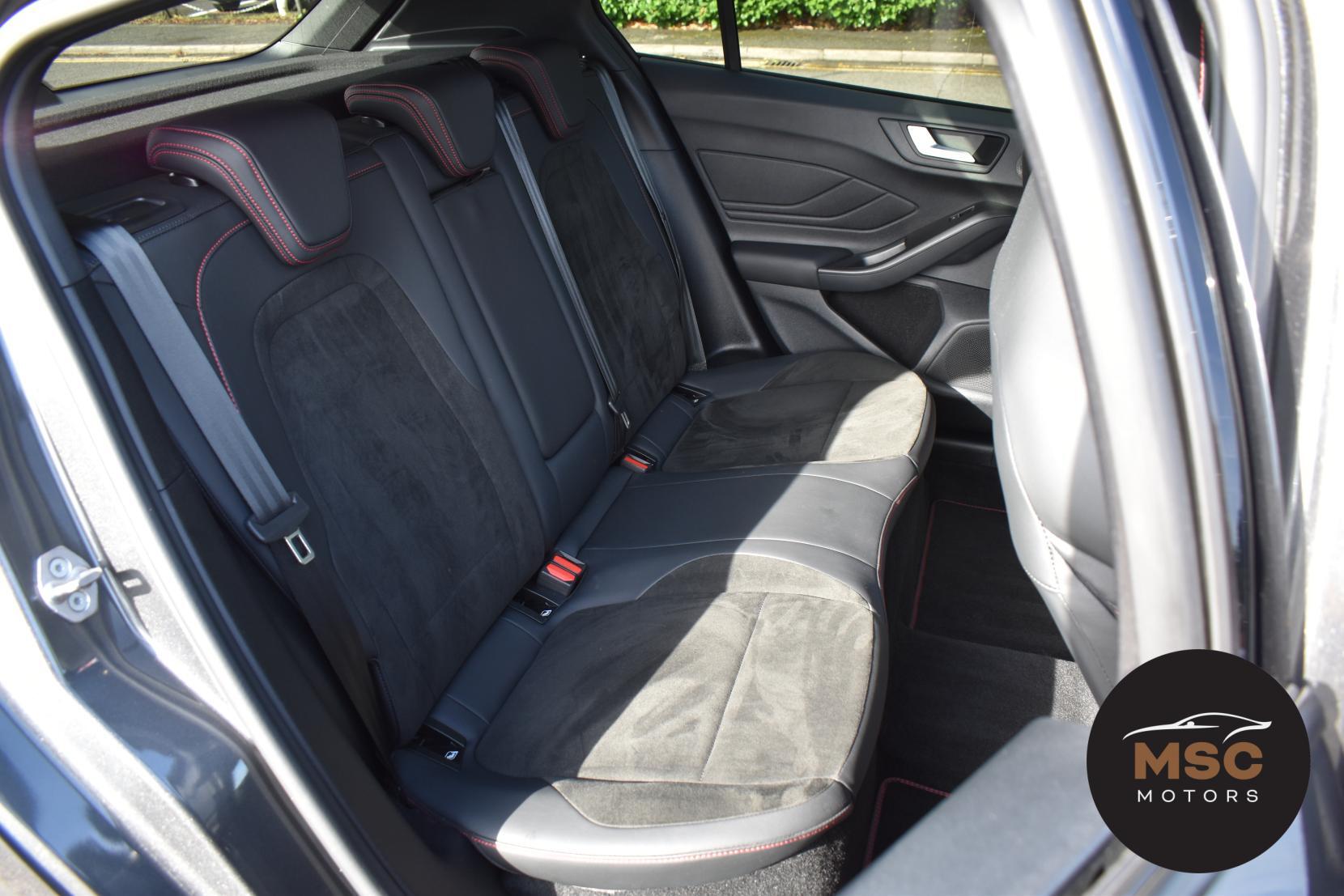 Ford Focus view 45