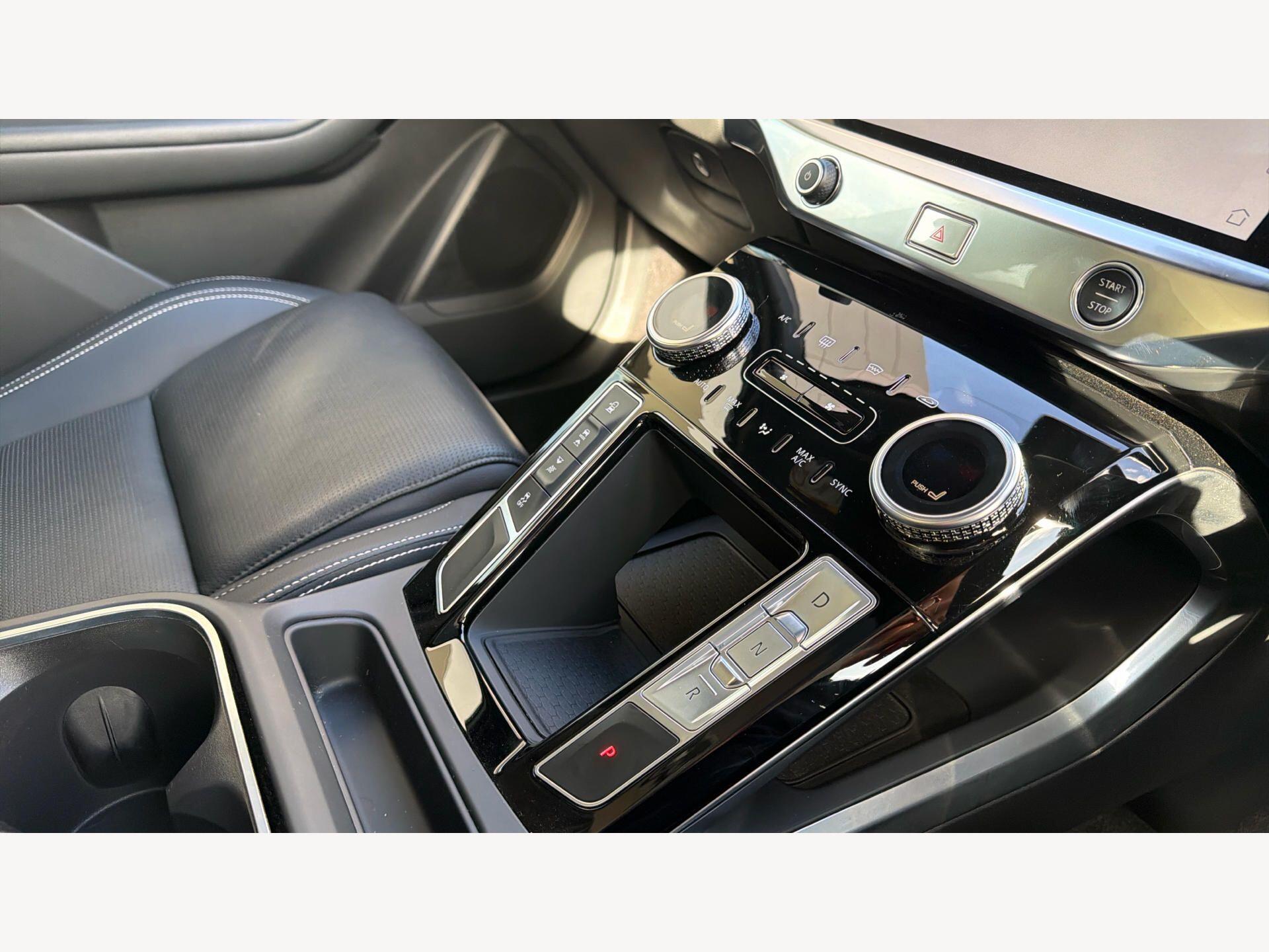 Jaguar I-Pace view 16