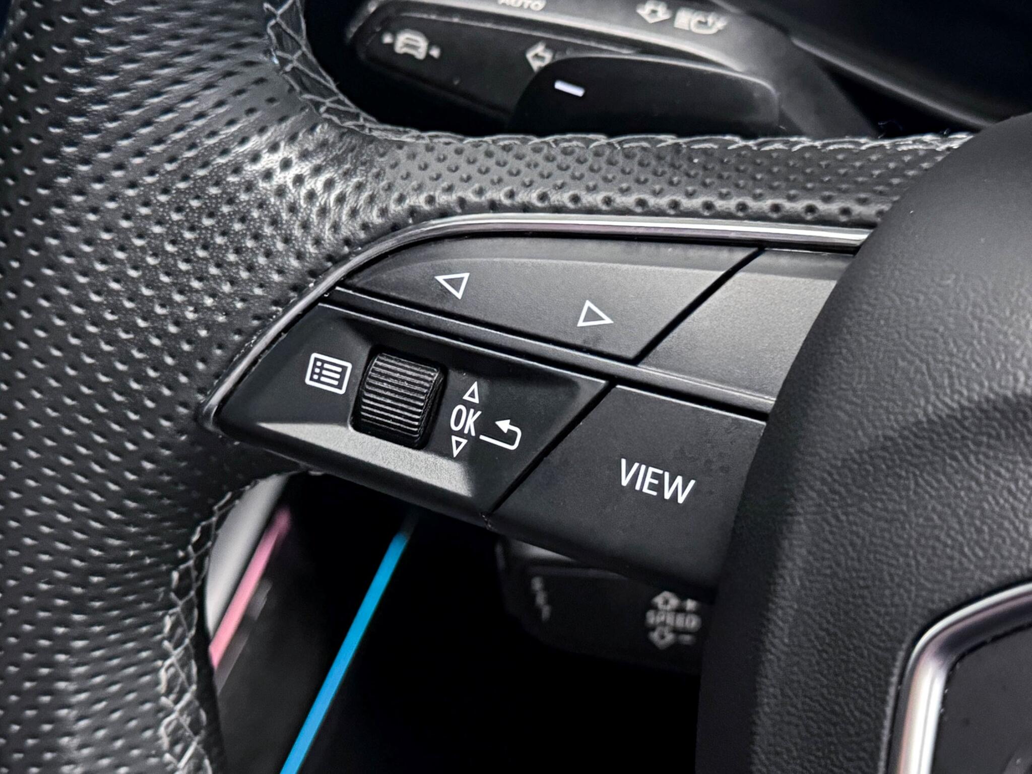 Audi Q7 view 32