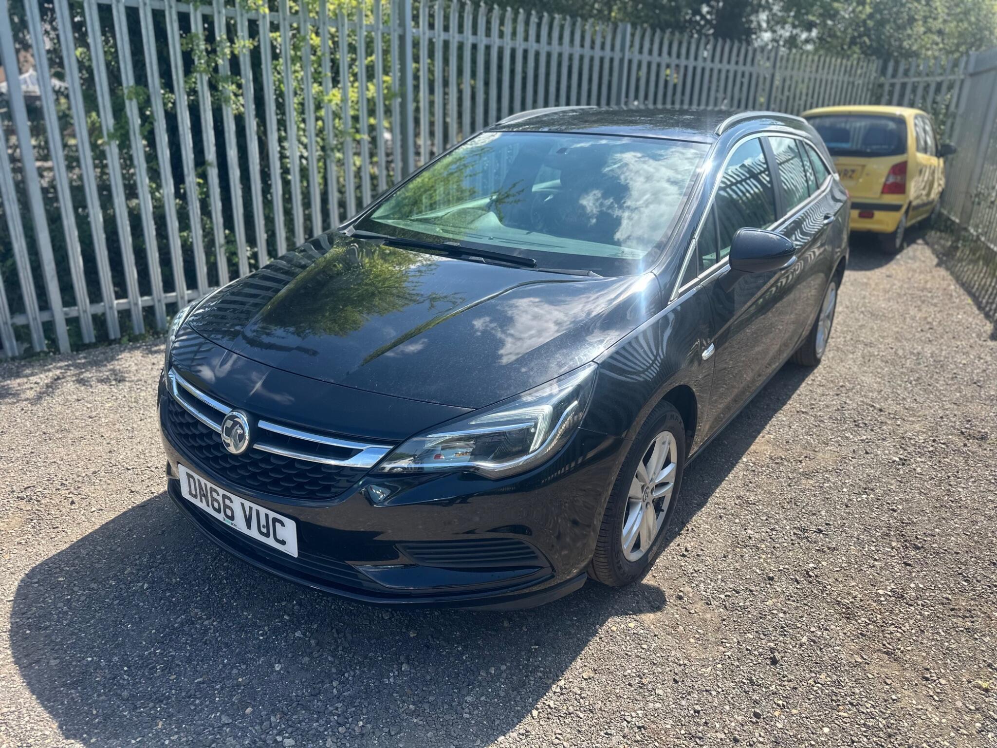 2016 Vauxhall Astra image 3