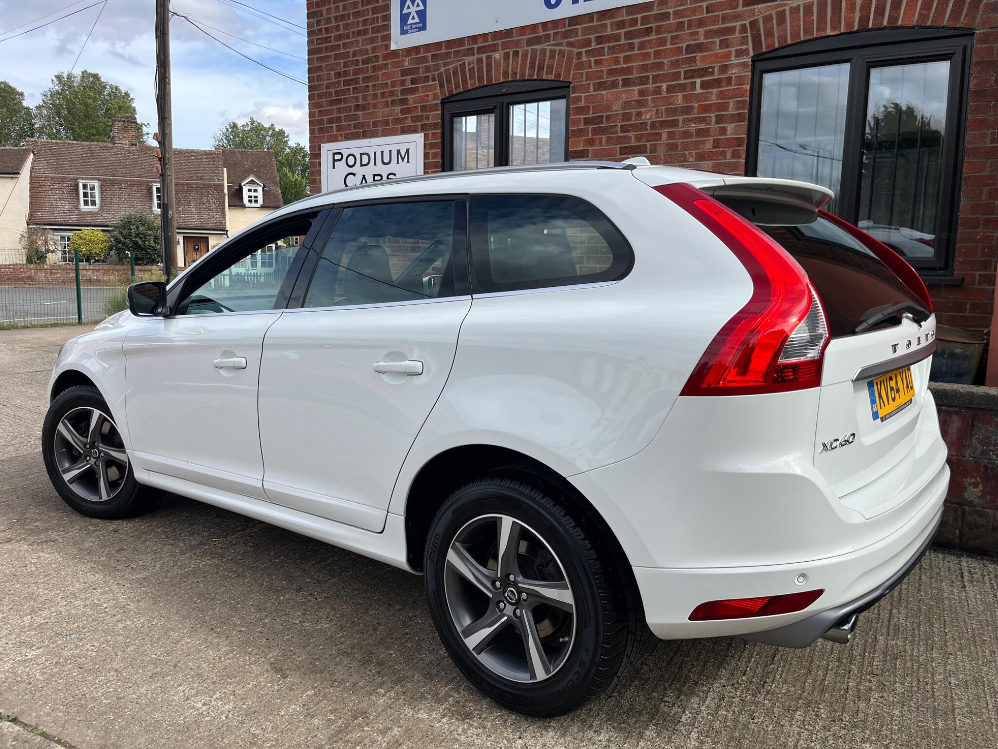 Volvo XC60 view 5