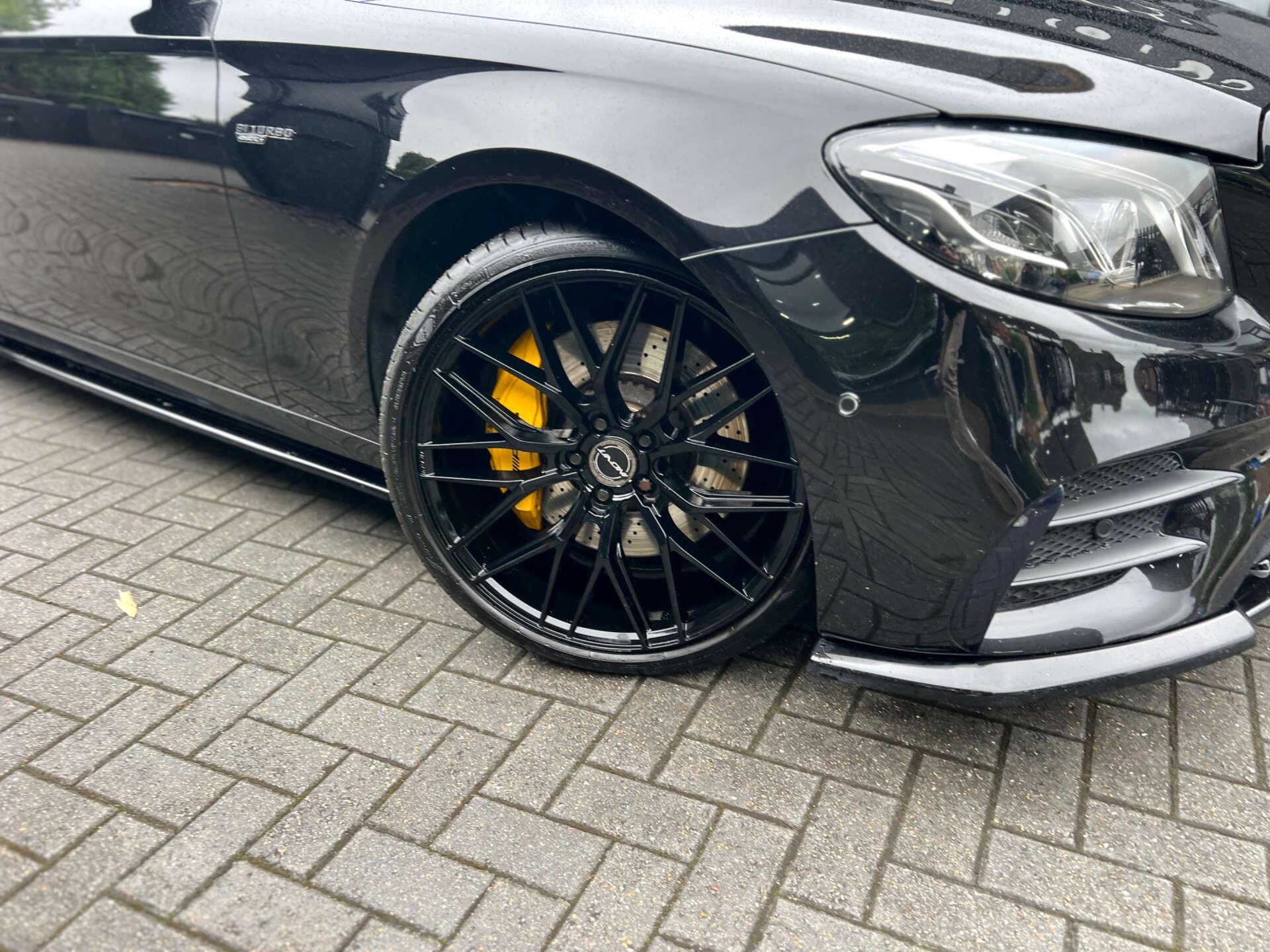 Mercedes-Benz E Class view 11