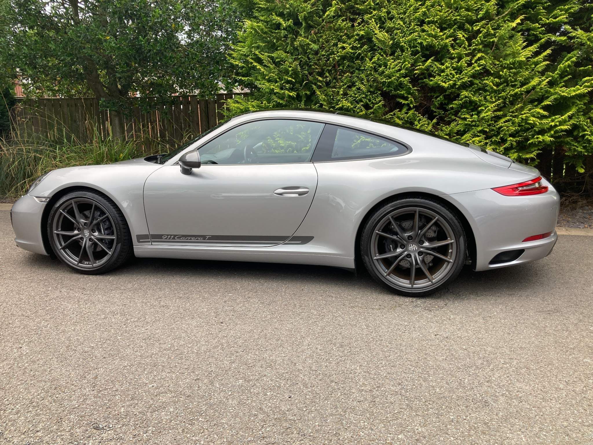 Porsche 911 view 11