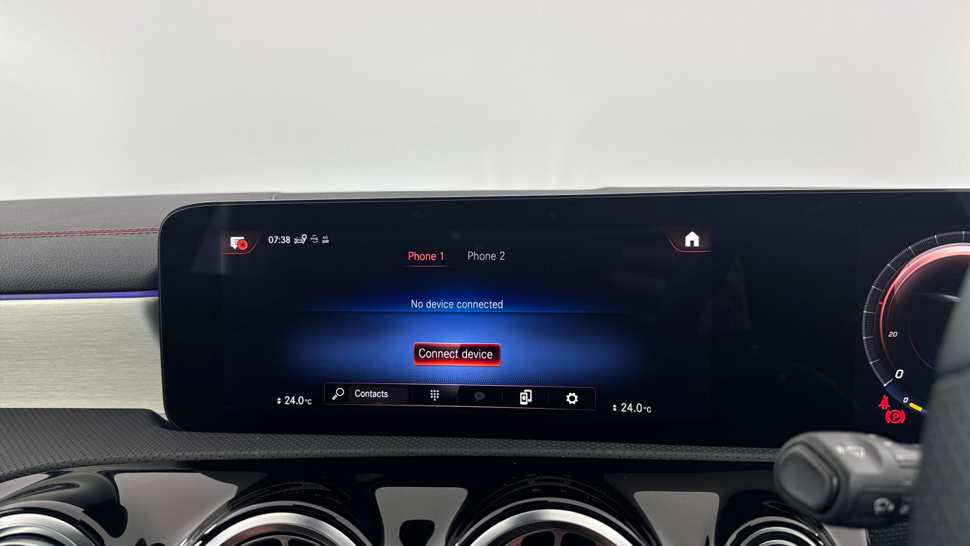 Mercedes-Benz CLA view 32