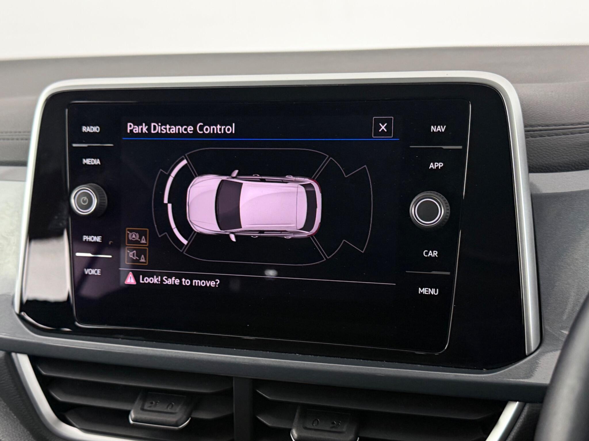 Volkswagen T-Roc view 29