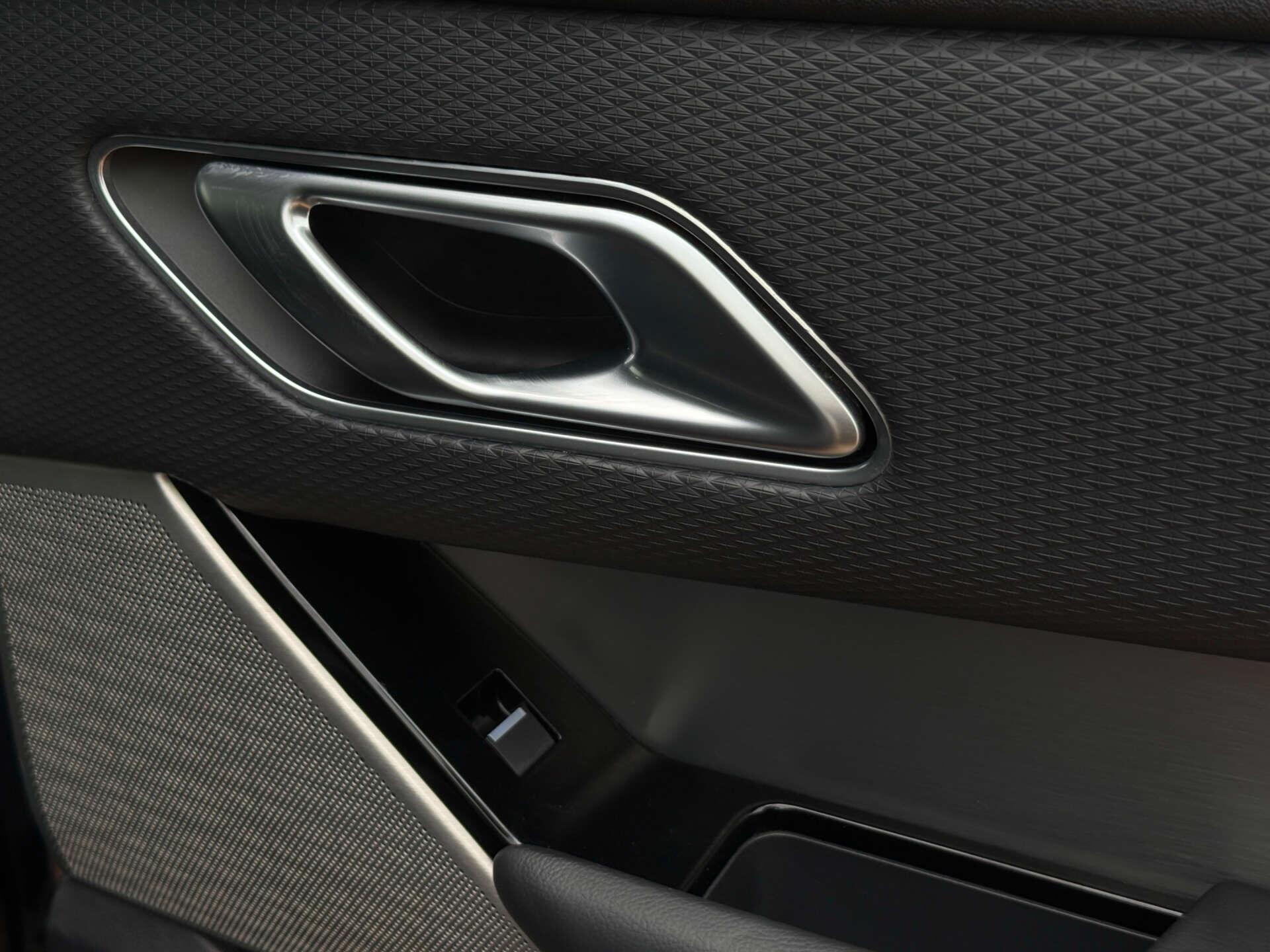 Land Rover Range Rover Velar view 24