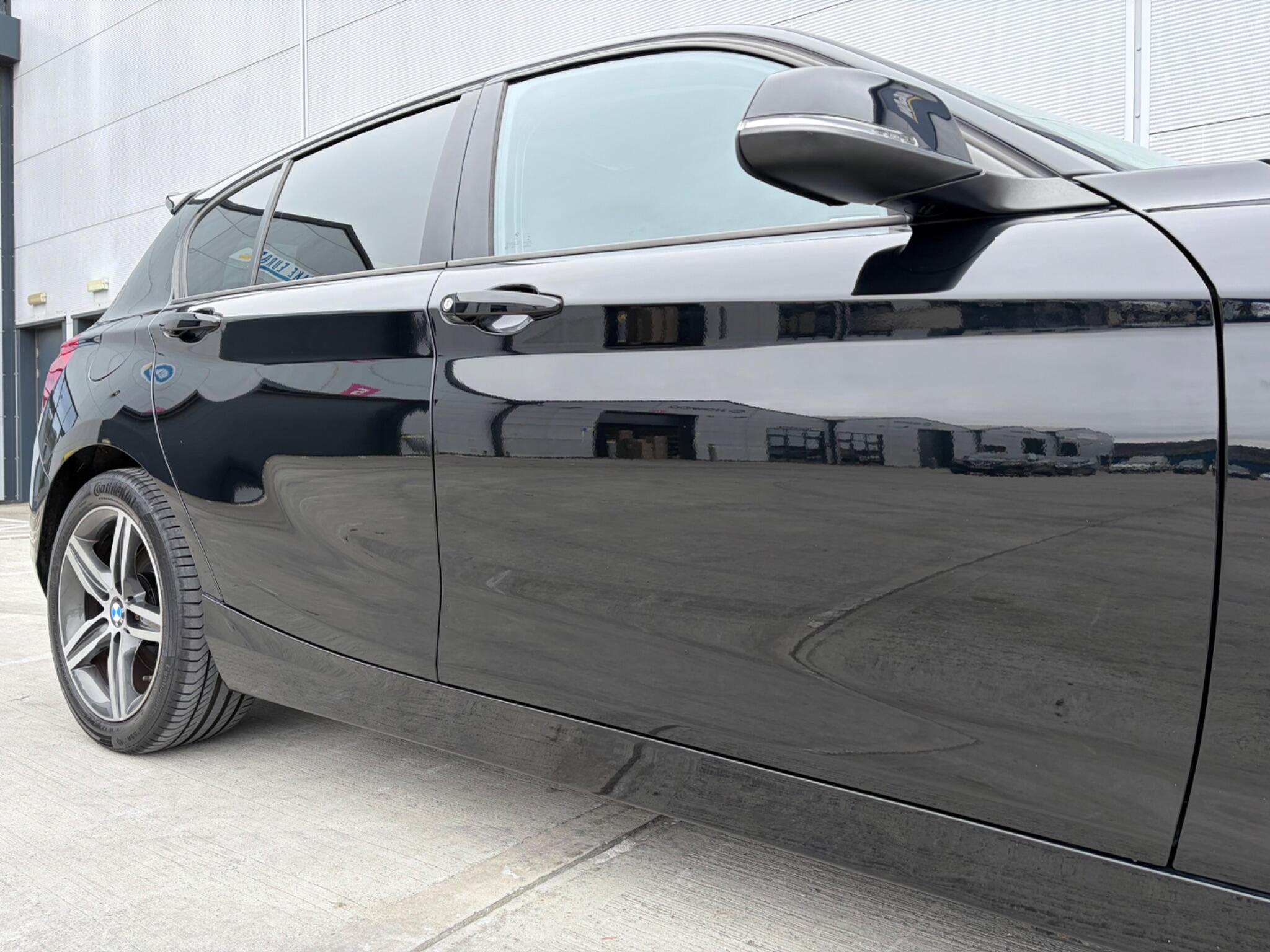 BMW 1 Series view 14