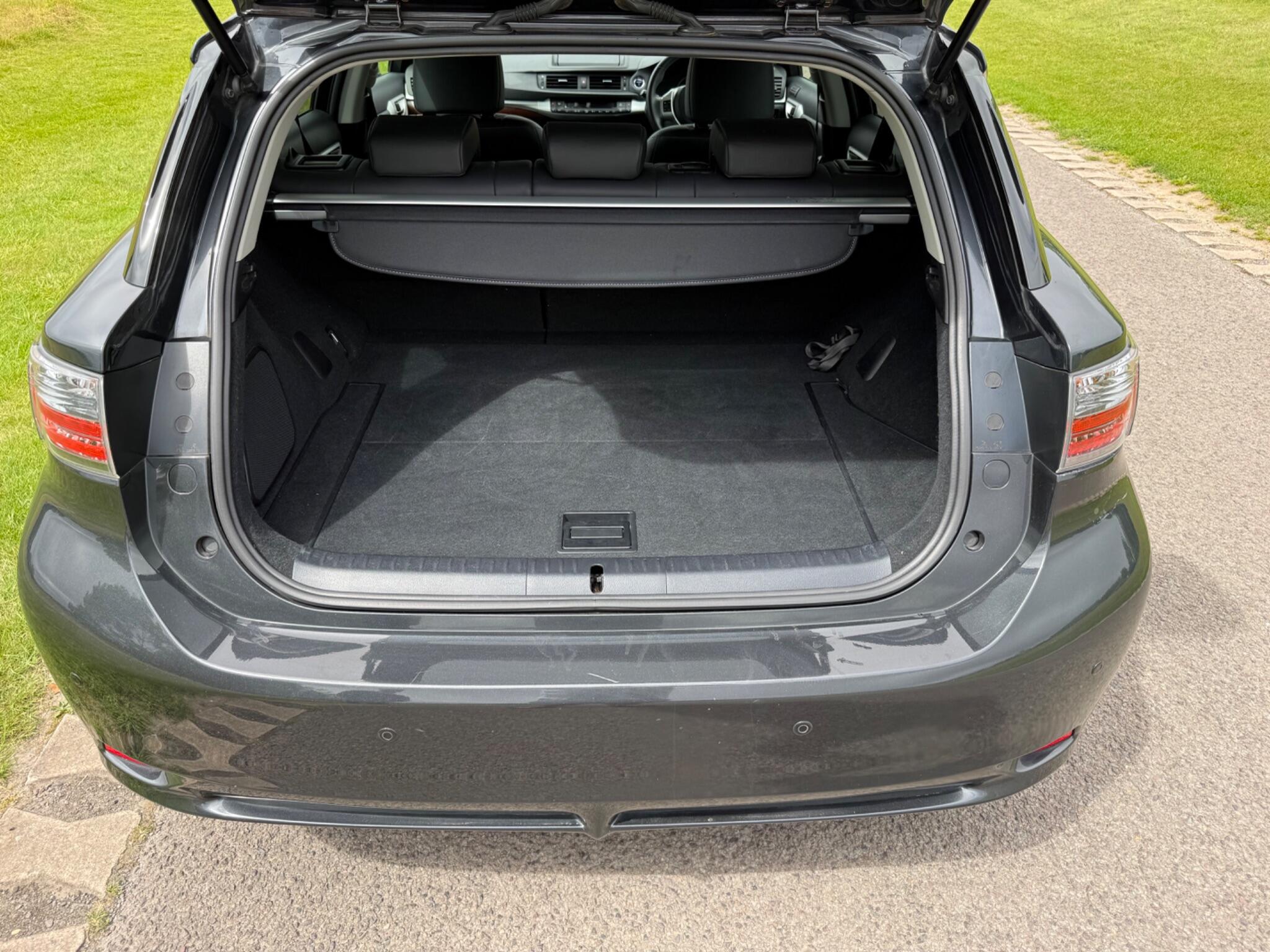 Lexus CT view 38