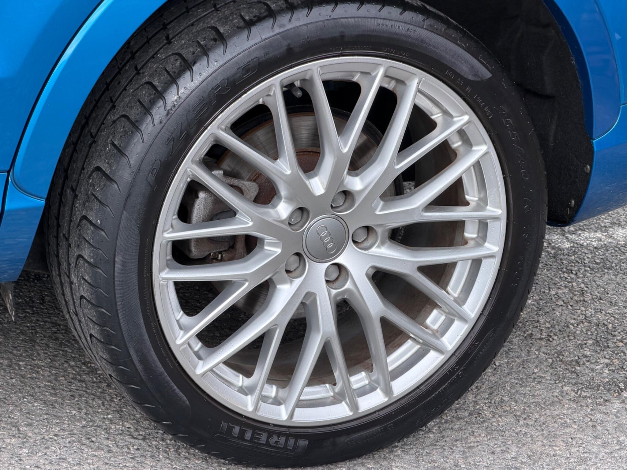 Audi Q3 view 56