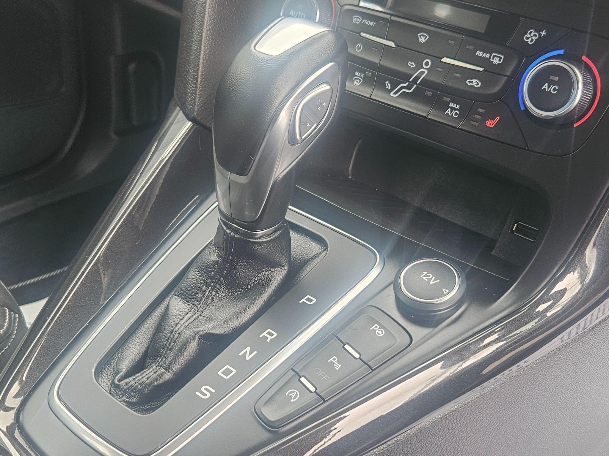 2017 Ford Focus image 32
