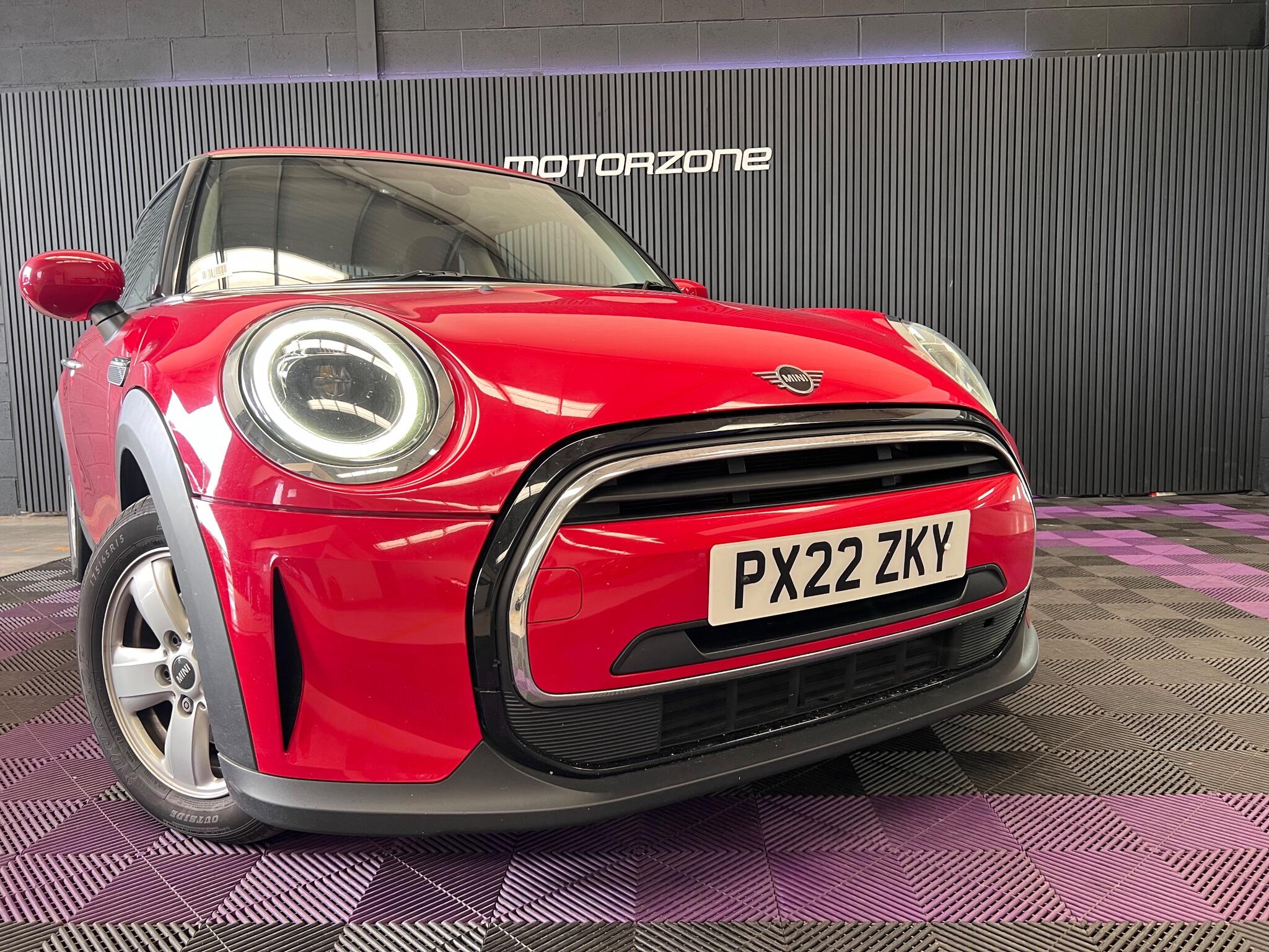 Mini Hatch view 3