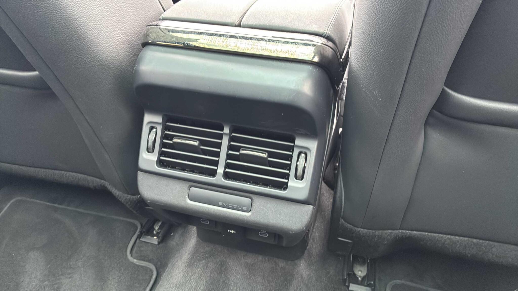 Land Rover Range Rover Evoque view 18