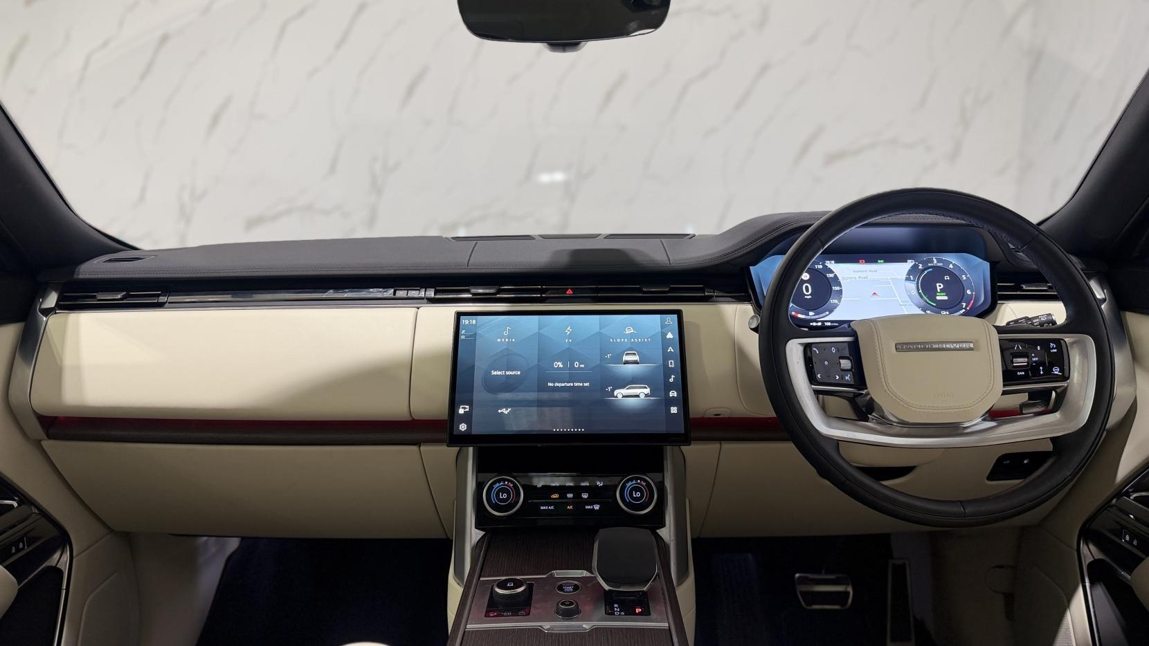Land Rover Range Rover view 16