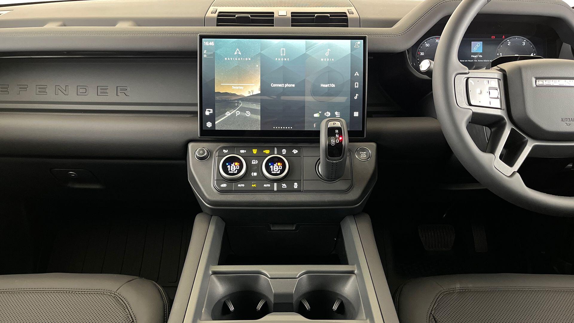 Land Rover Defender view 17