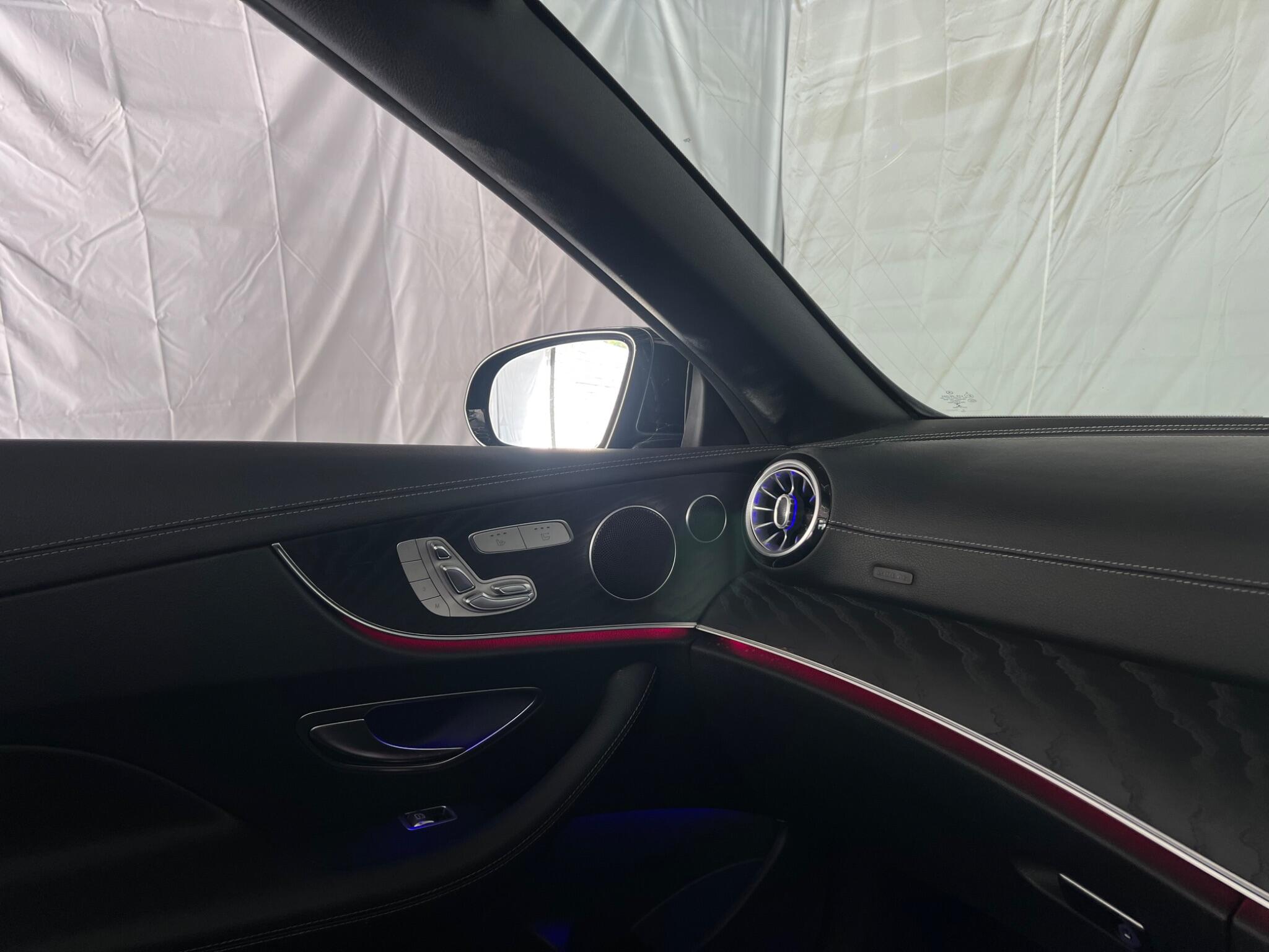Mercedes-Benz E Class view 22