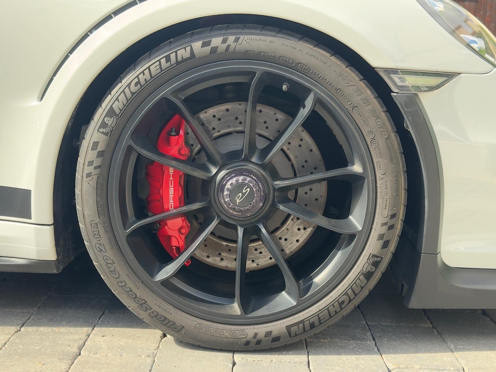 Porsche 911 view 21