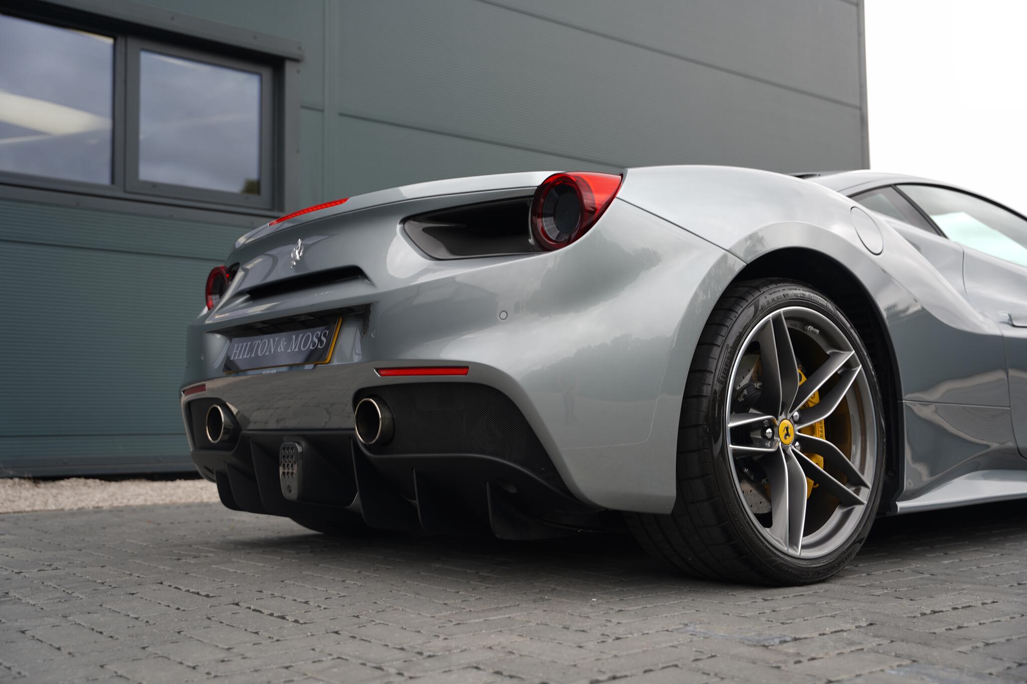 Ferrari 488 view 60