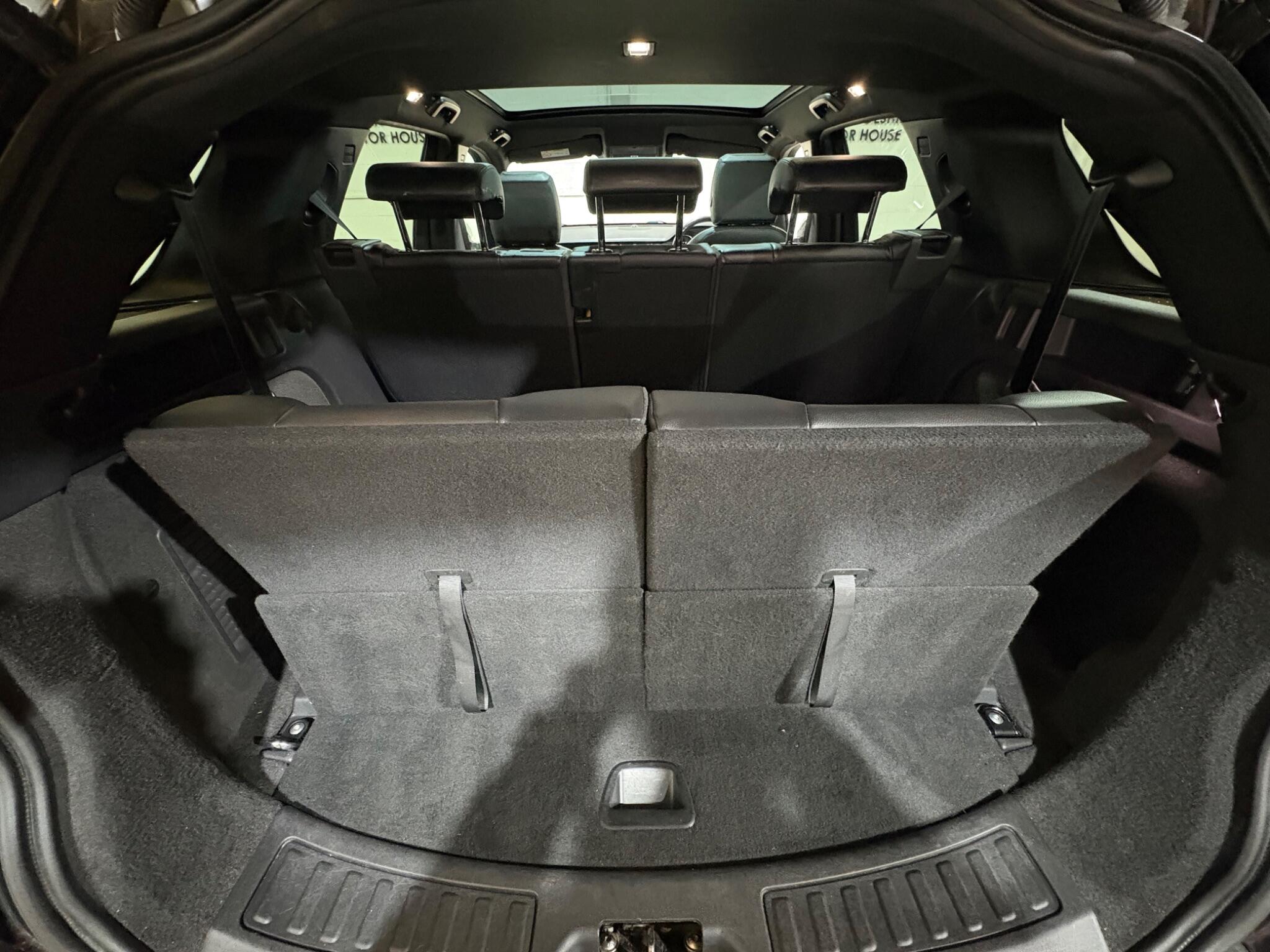 Land Rover Discovery Sport view 52