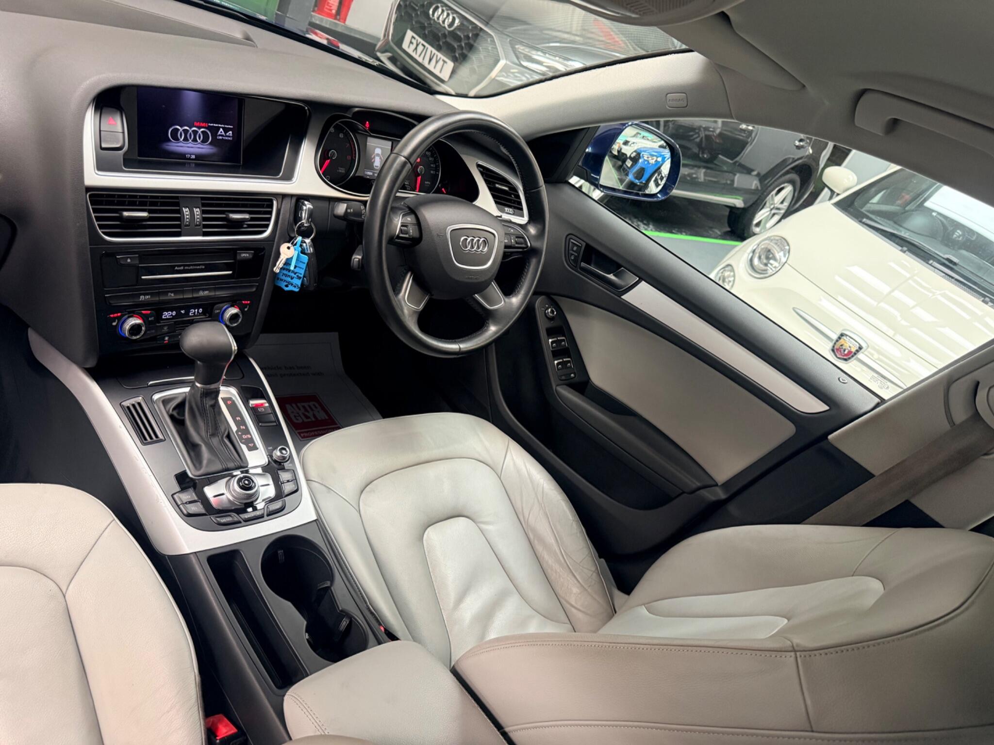 Audi A4 Allroad view 3