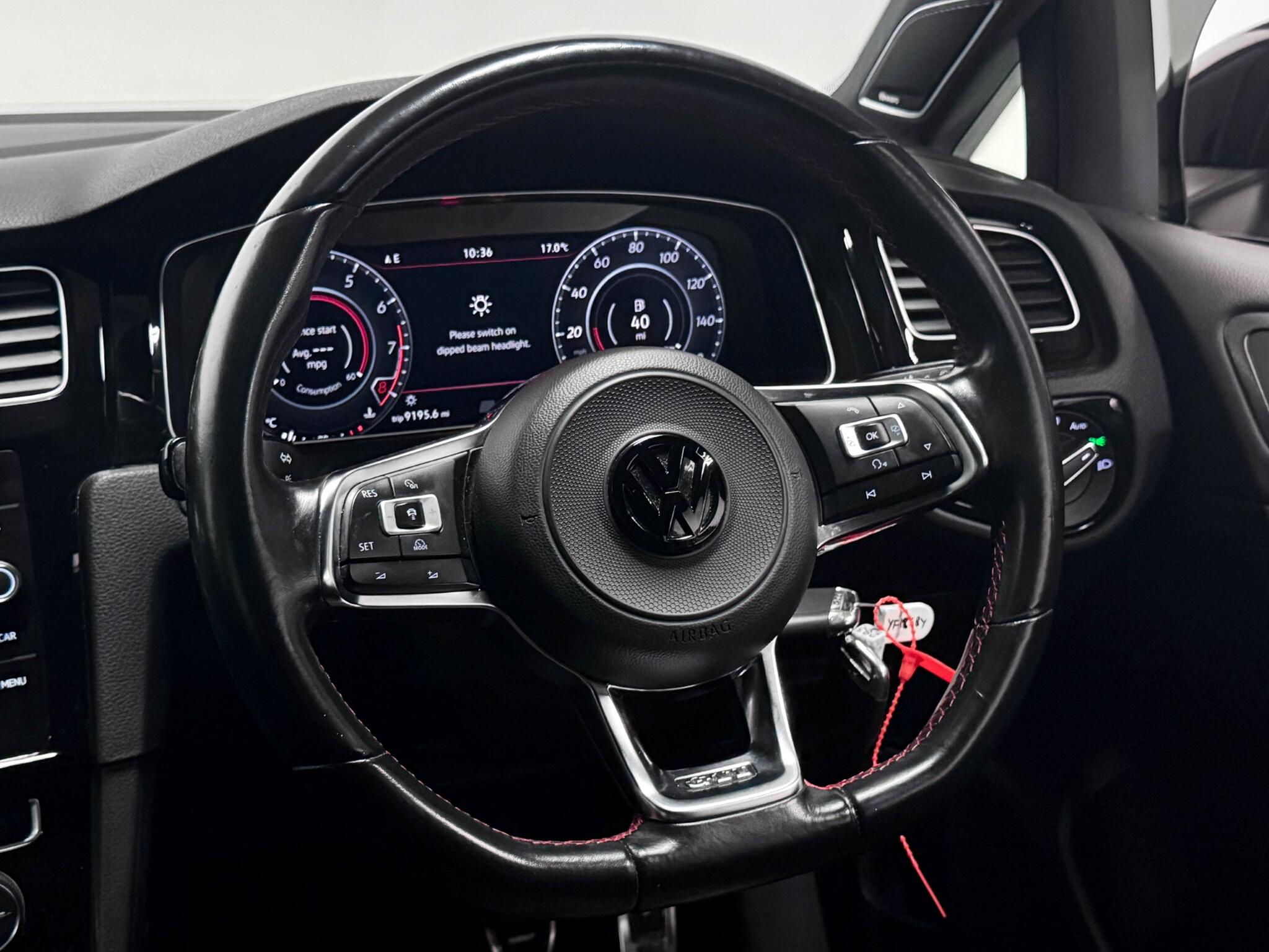 Volkswagen Golf view 18