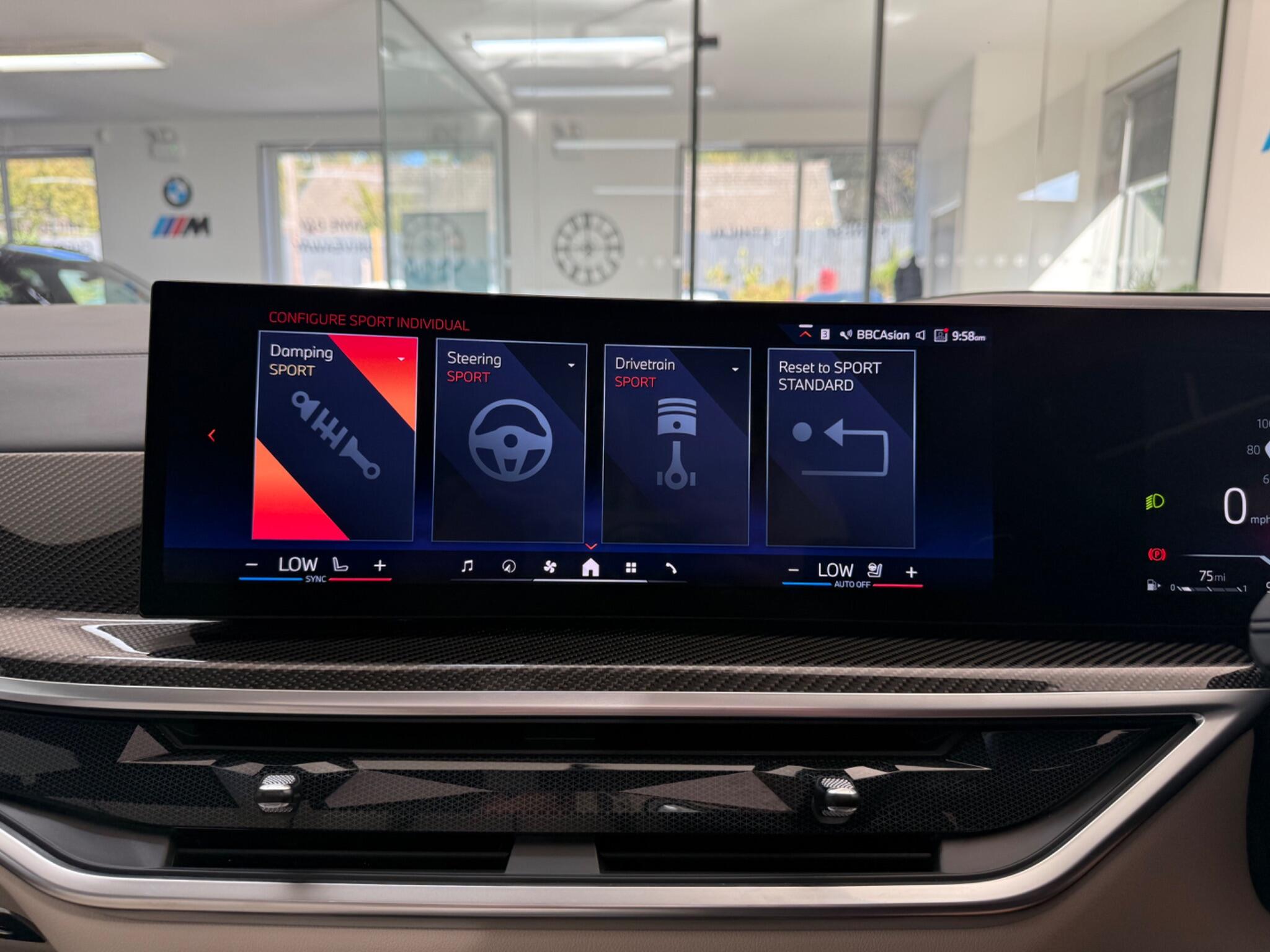 BMW X7 view 32