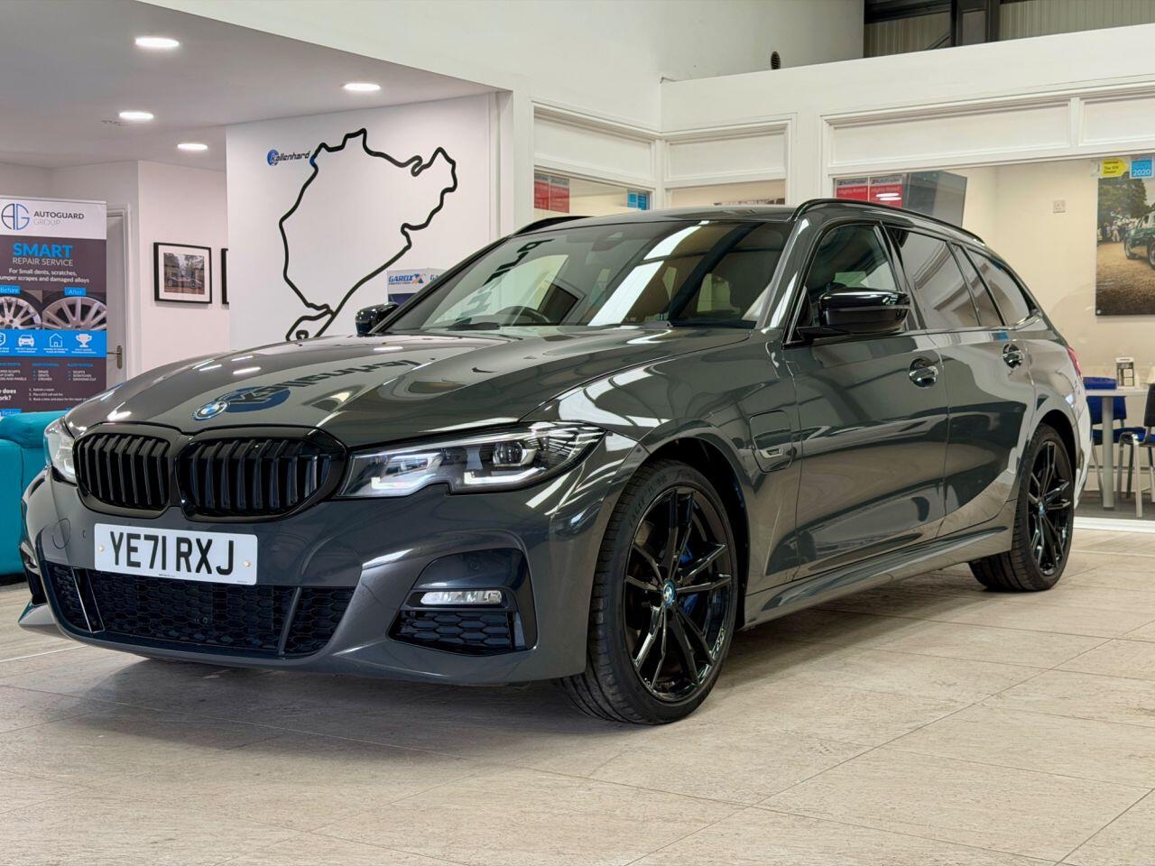 BMW 3 Series view 5