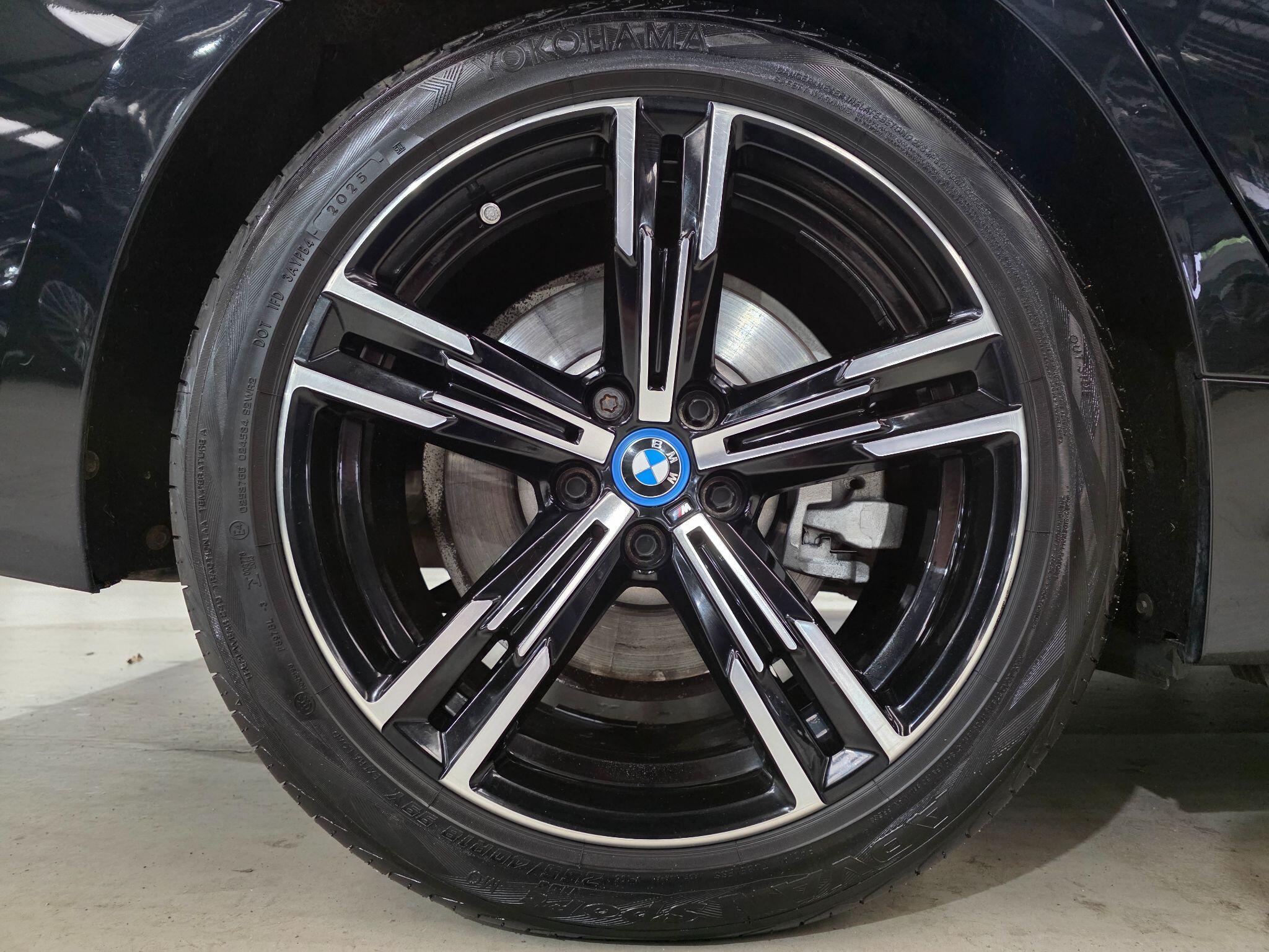 BMW 3 Series view 34