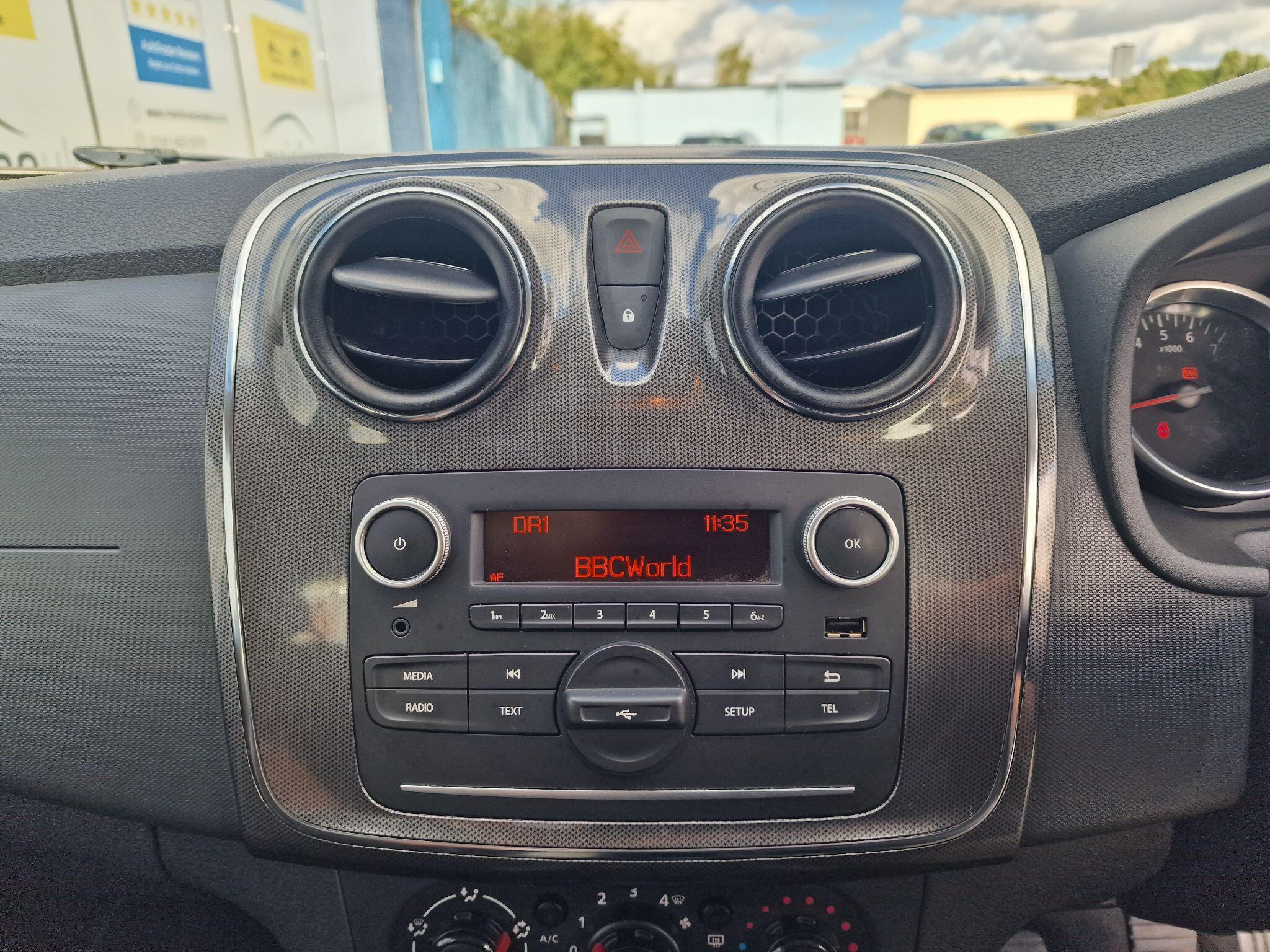 Dacia Sandero view 38