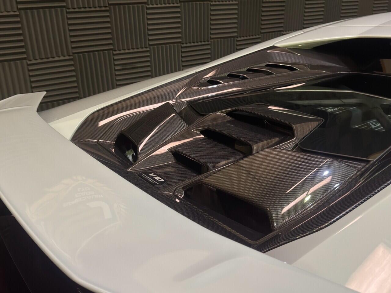 Lamborghini Huracan view 8