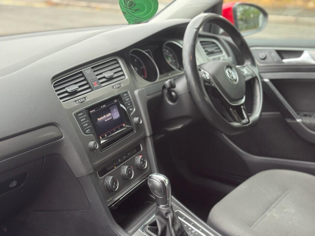 Volkswagen Golf view 13