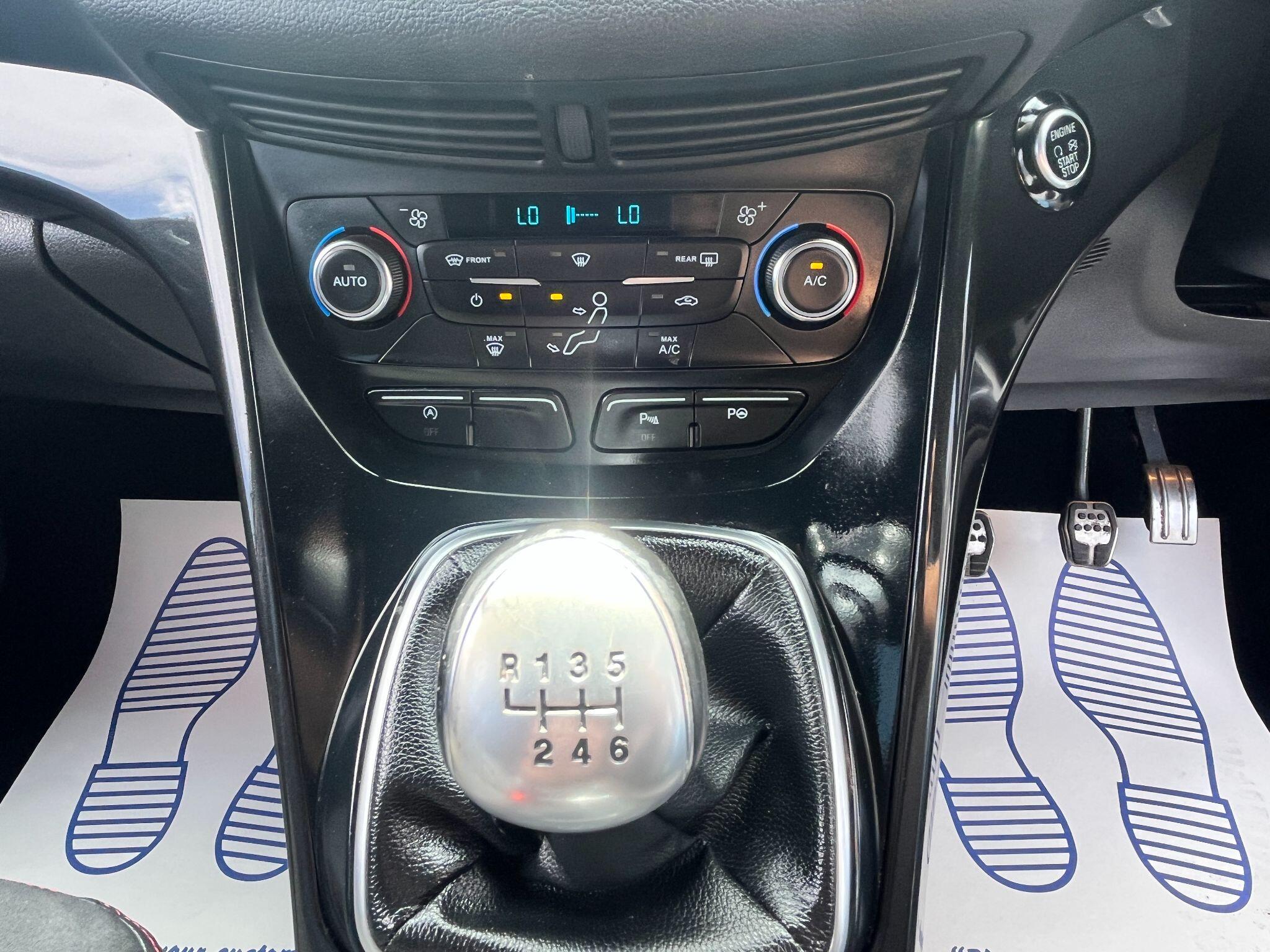 Ford Kuga view 25