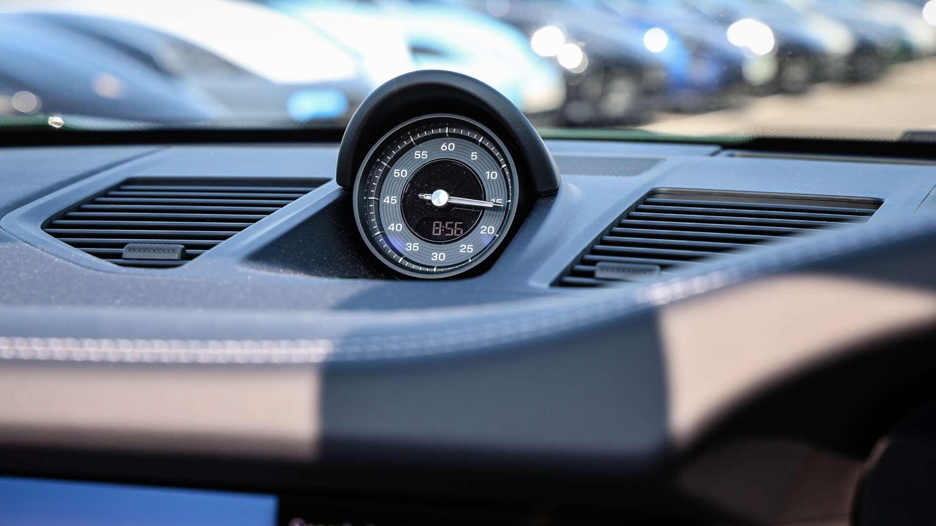 Porsche 911 view 22