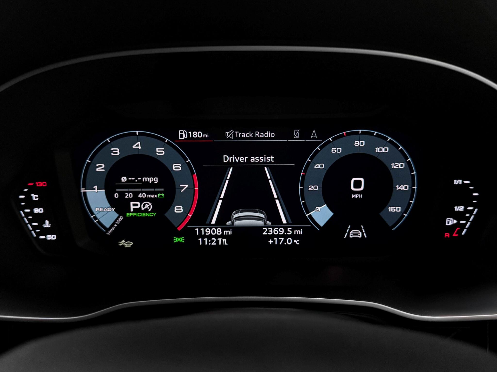 Audi Q3 view 33
