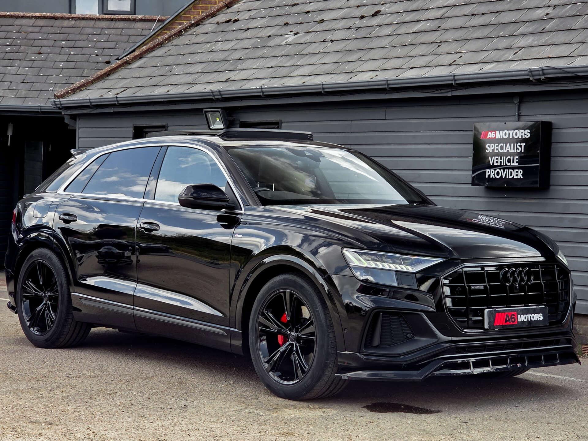 Audi Q8 view 3