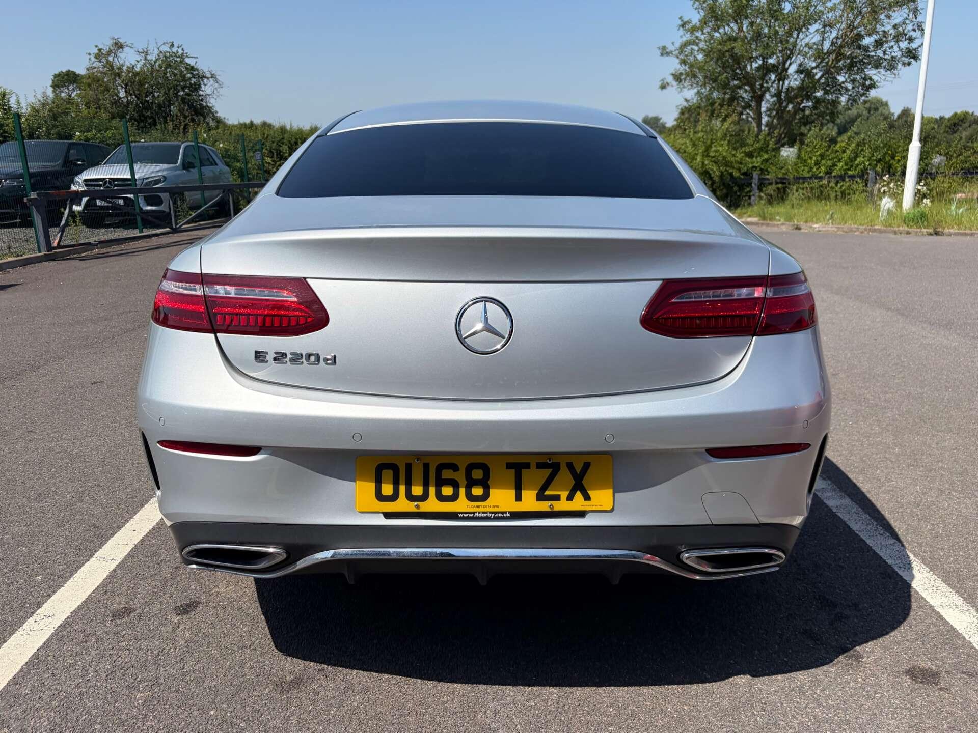 Mercedes-Benz E Class view 7