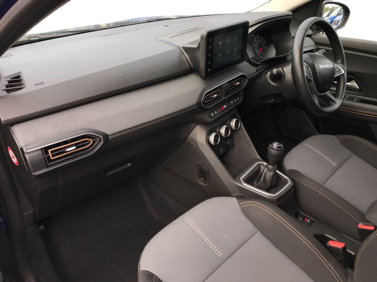 Dacia Sandero view 5