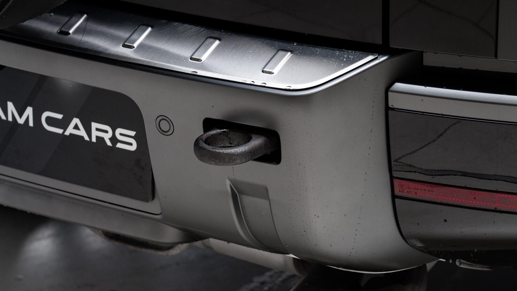 Land Rover Defender view 20