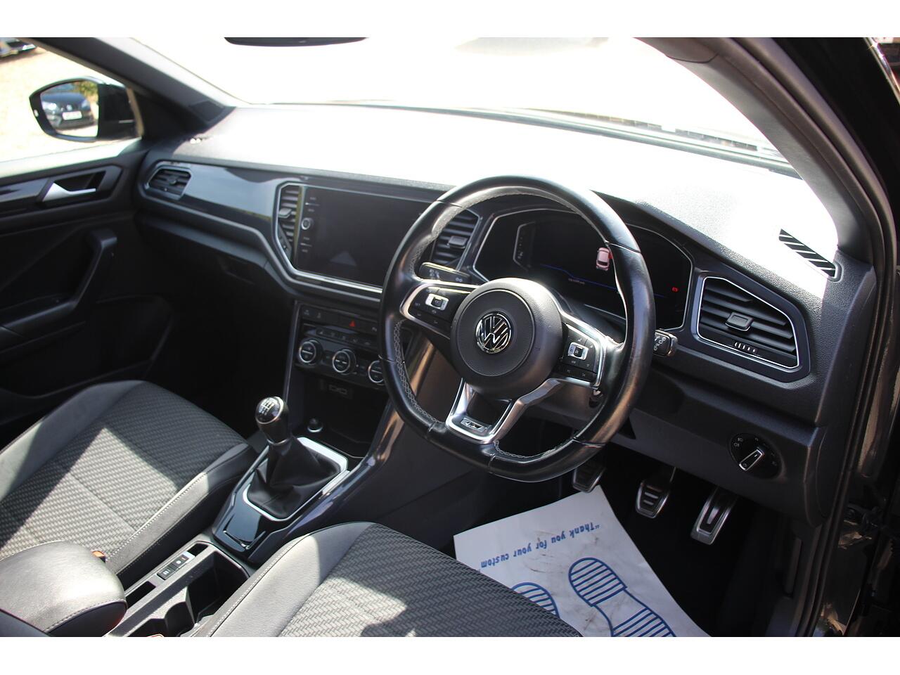 Volkswagen T-Roc view 13