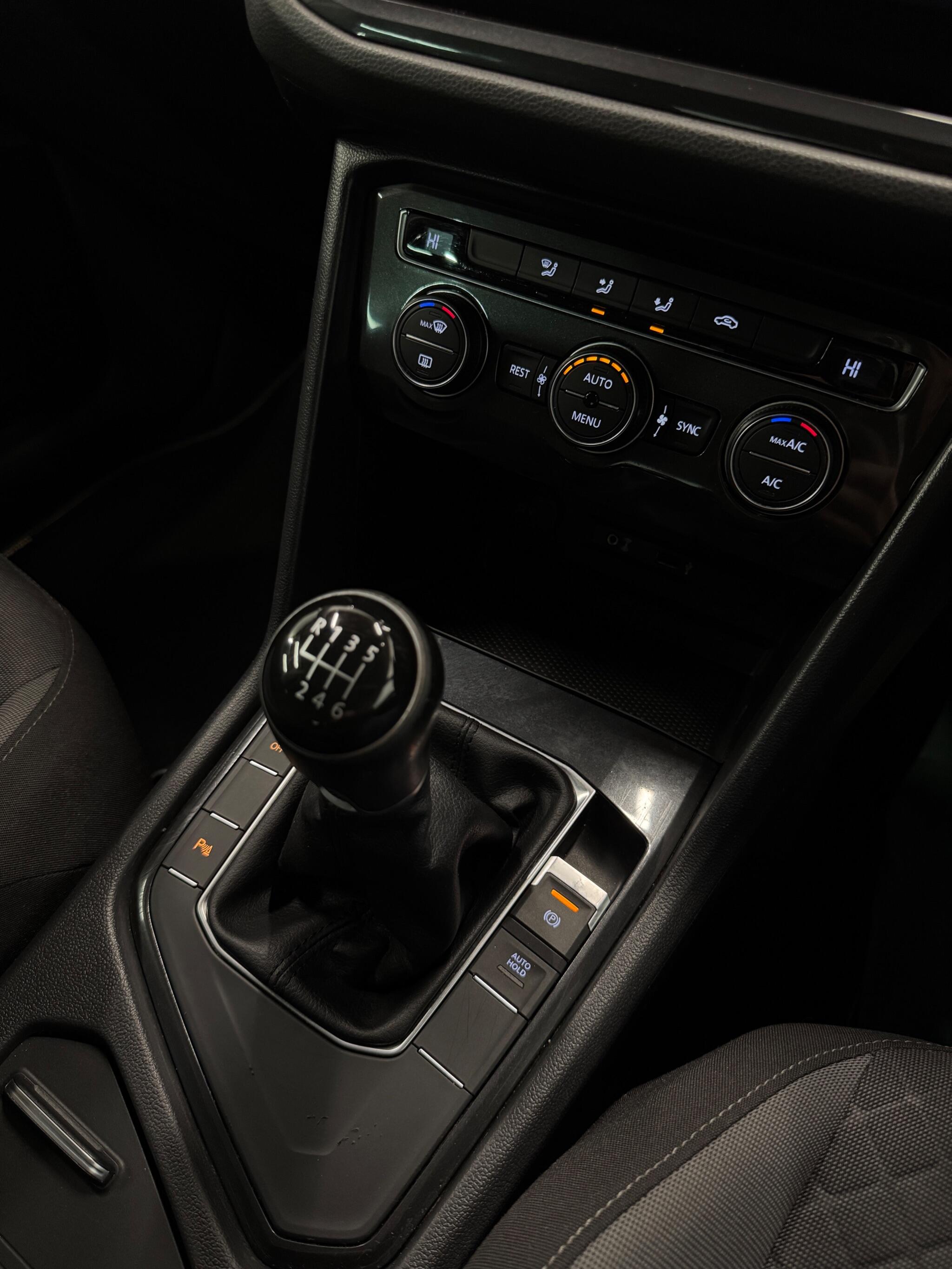 Volkswagen Tiguan view 18