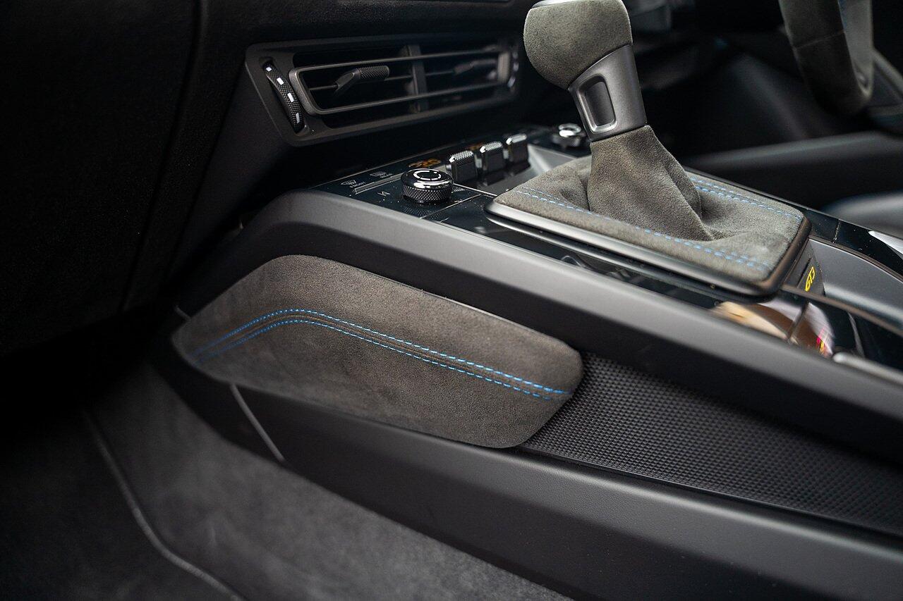 Porsche 911 view 78