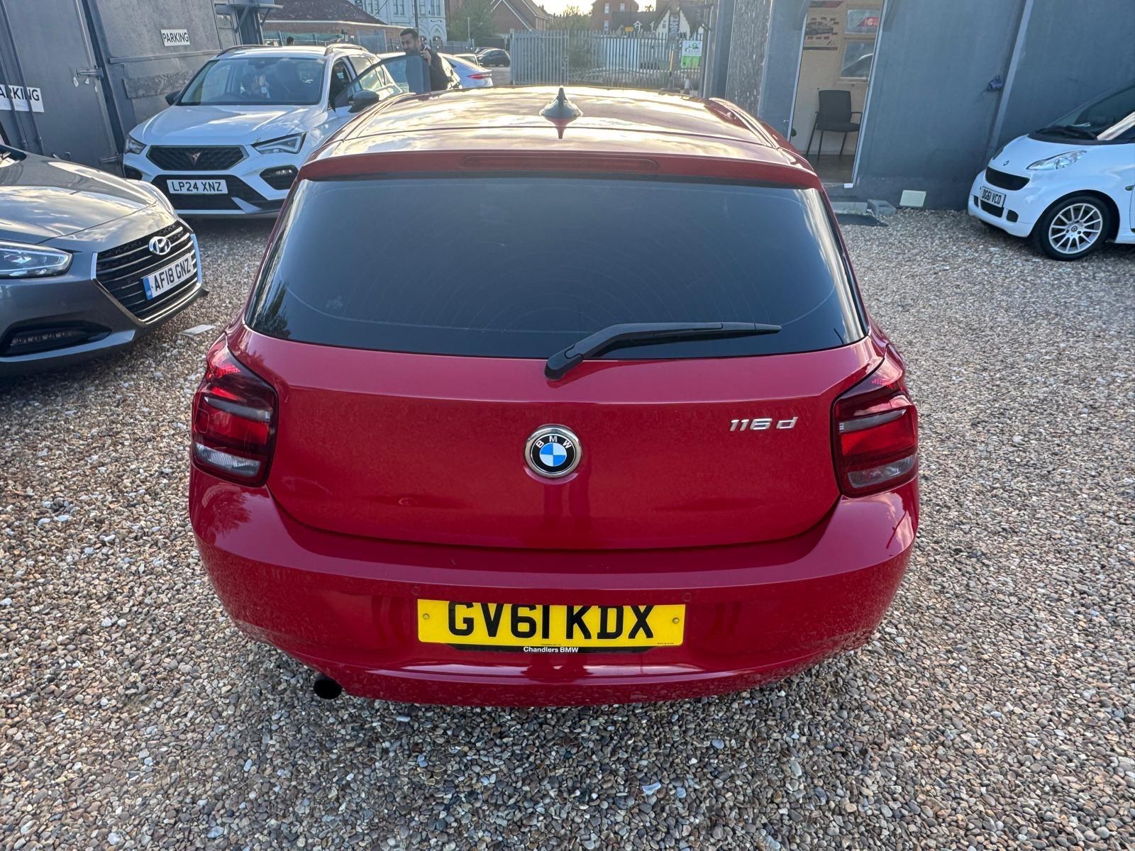 BMW 1 Series view 9