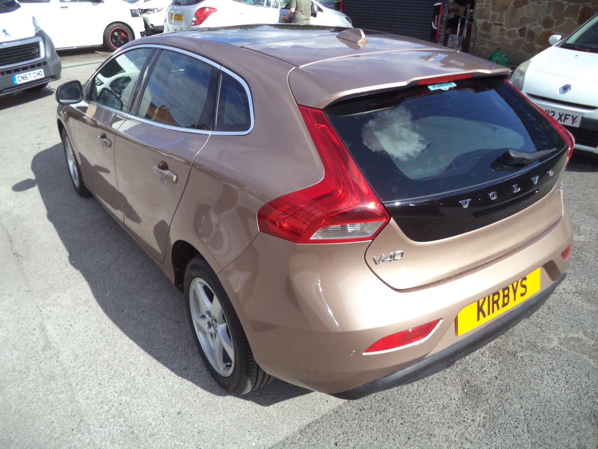 Volvo V40 view 6