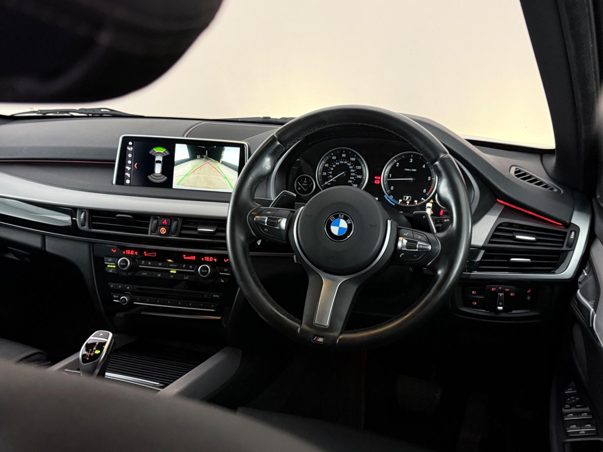 BMW X5 view 14